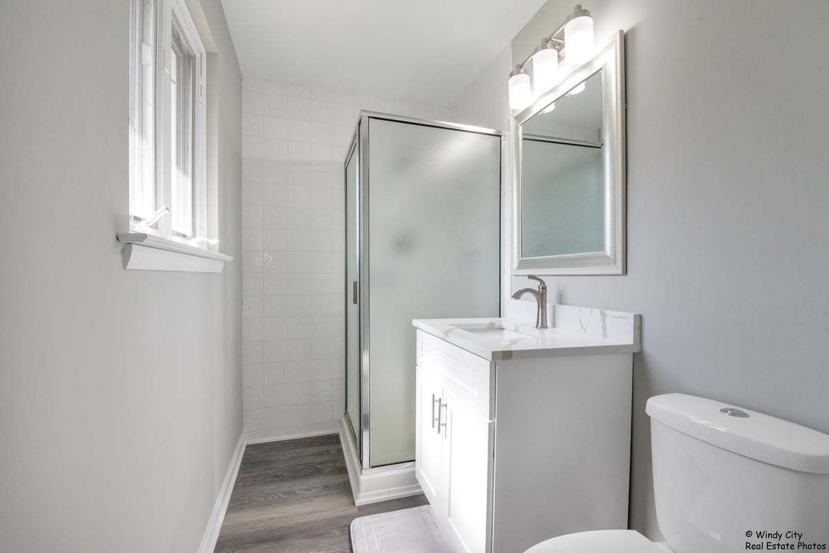 633 S George Street, Mount Prospect, IL 60056