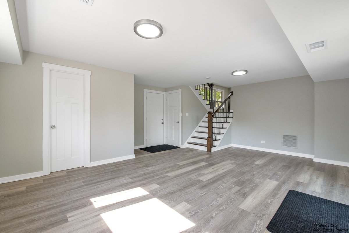 633 S George Street, Mount Prospect, IL 60056