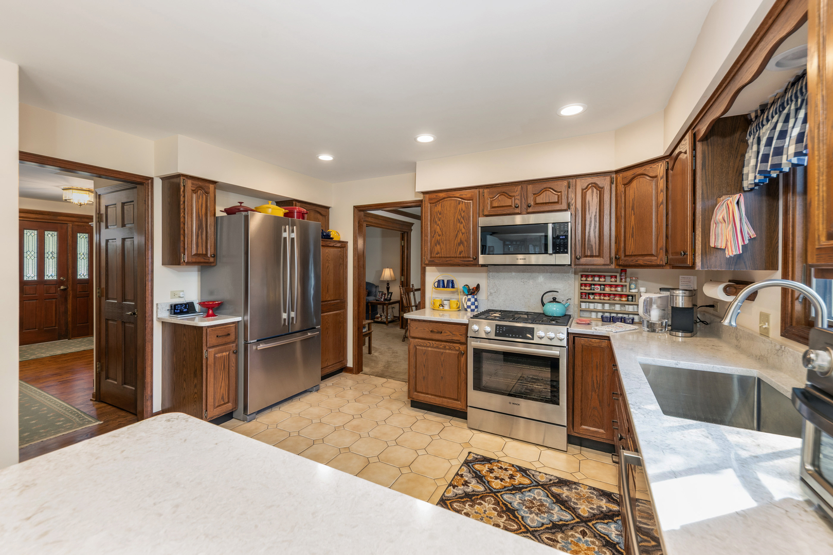 1316 Yorkshire Lane, Carol Stream, IL 60188