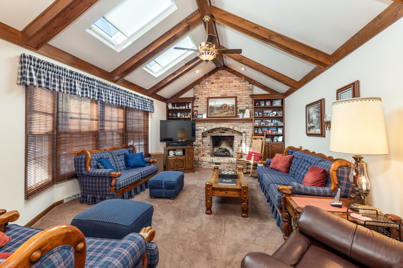 1316 Yorkshire Lane, Carol Stream, IL 60188