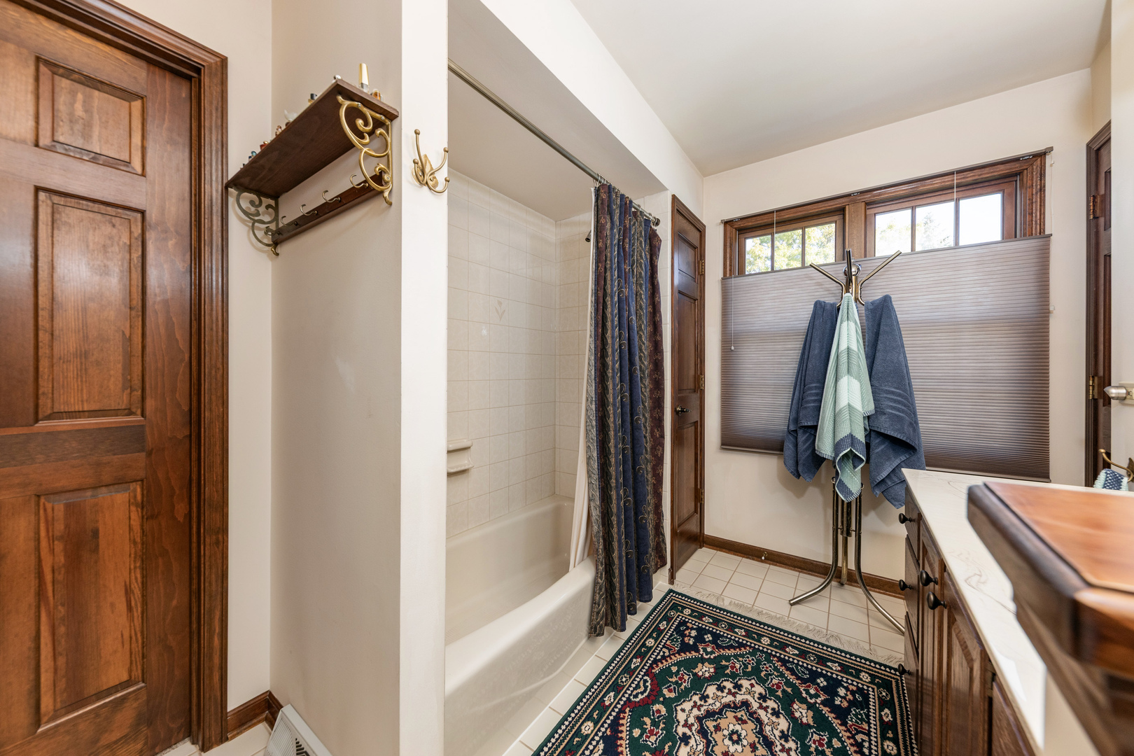 1316 Yorkshire Lane, Carol Stream, IL 60188