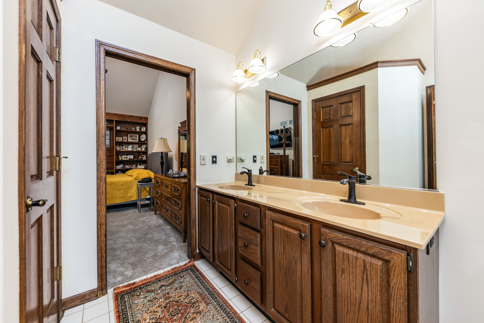 1316 Yorkshire Lane, Carol Stream, IL 60188