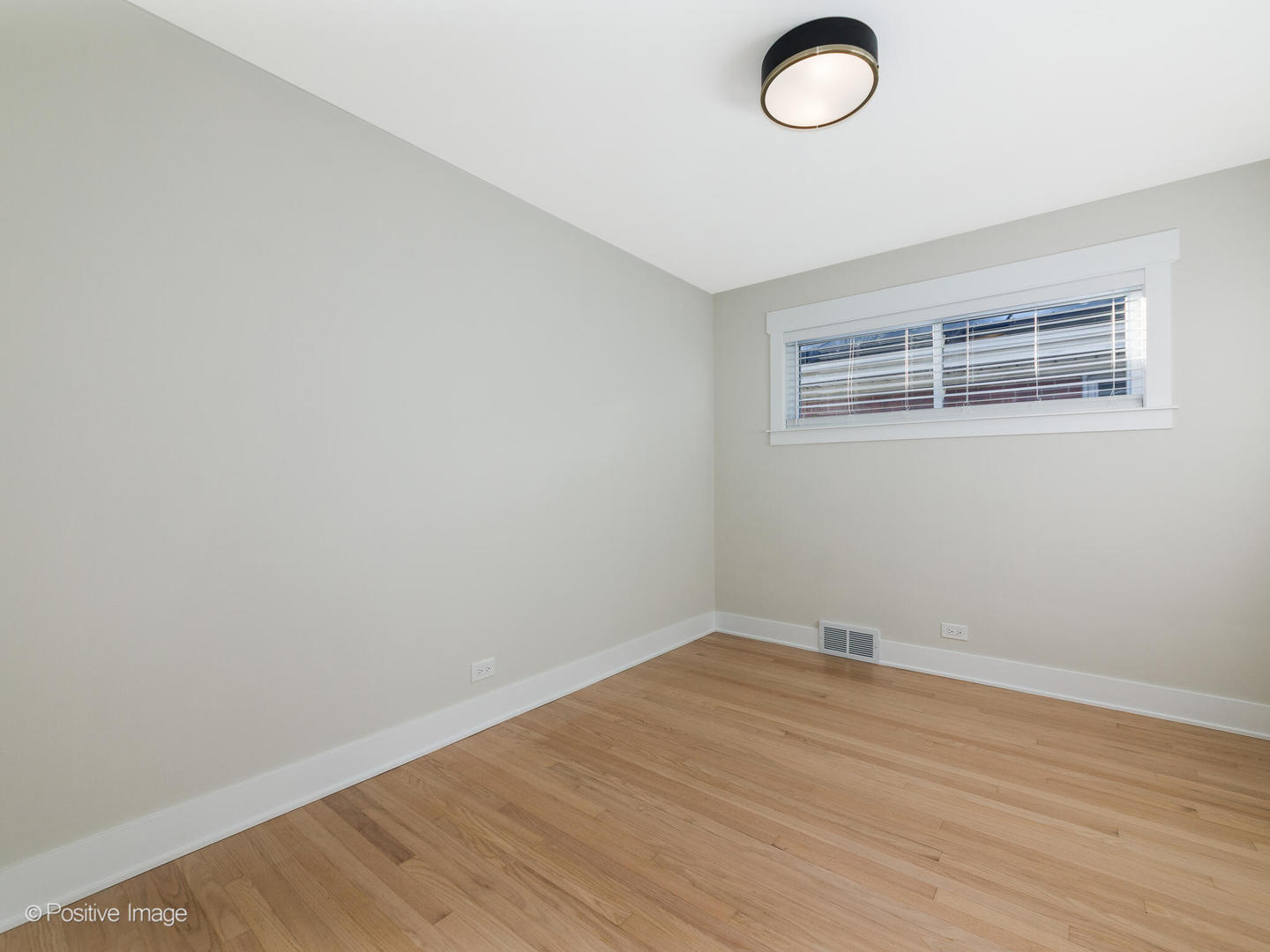6207 N Hiawatha, Chicago, IL 60646