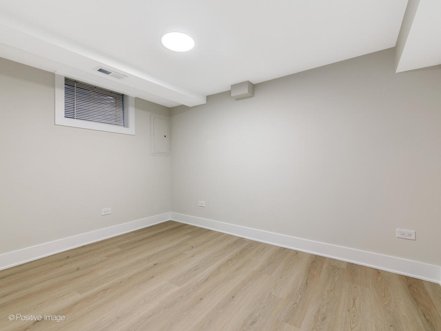 6207 N Hiawatha, Chicago, IL 60646