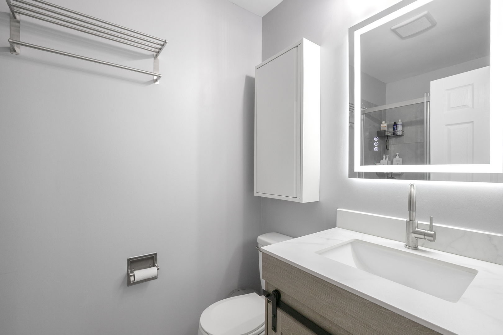 215 Sunset Court, Vernon Hills, IL 60061