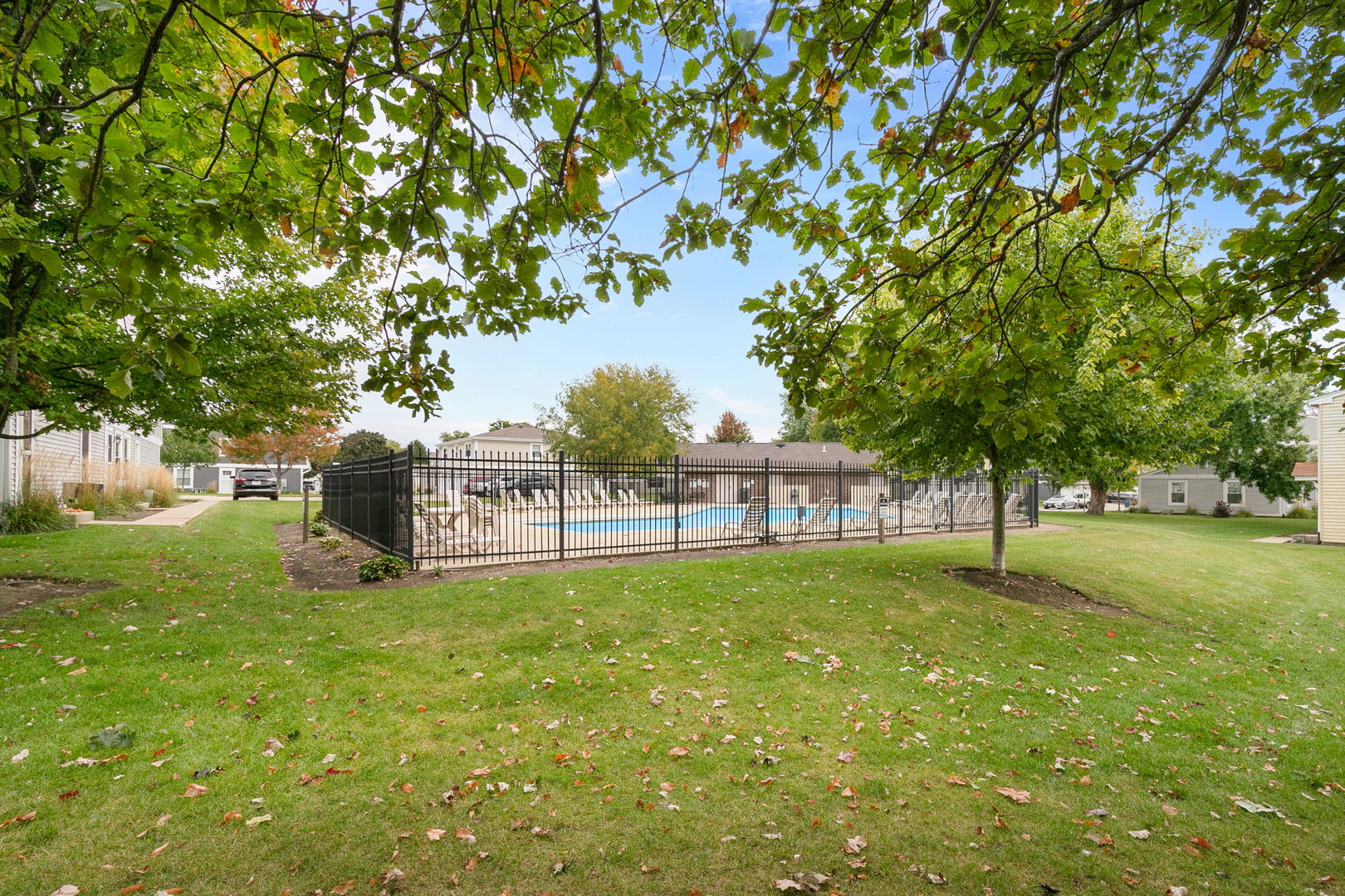 215 Sunset Court, Vernon Hills, IL 60061