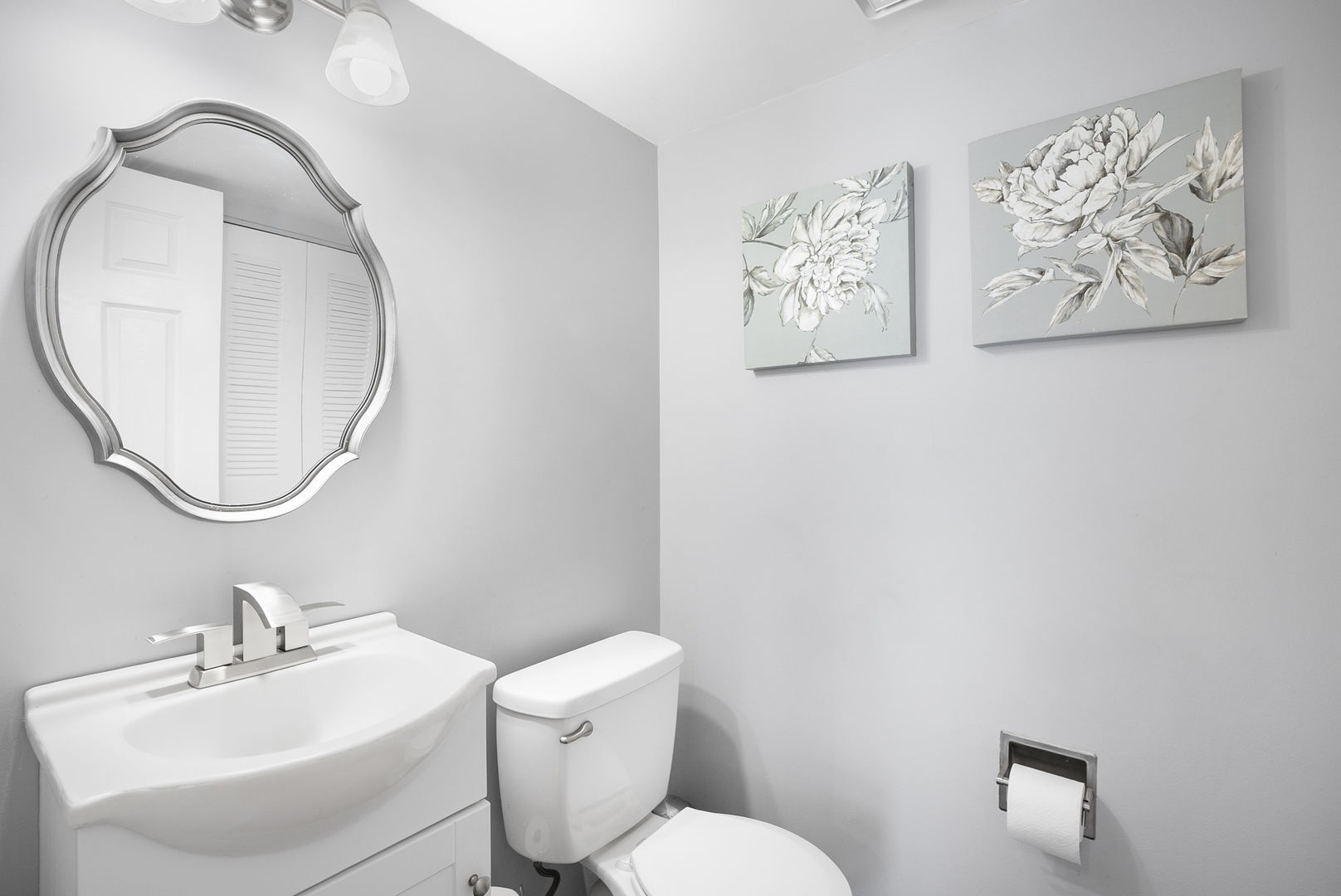 215 Sunset Court, Vernon Hills, IL 60061