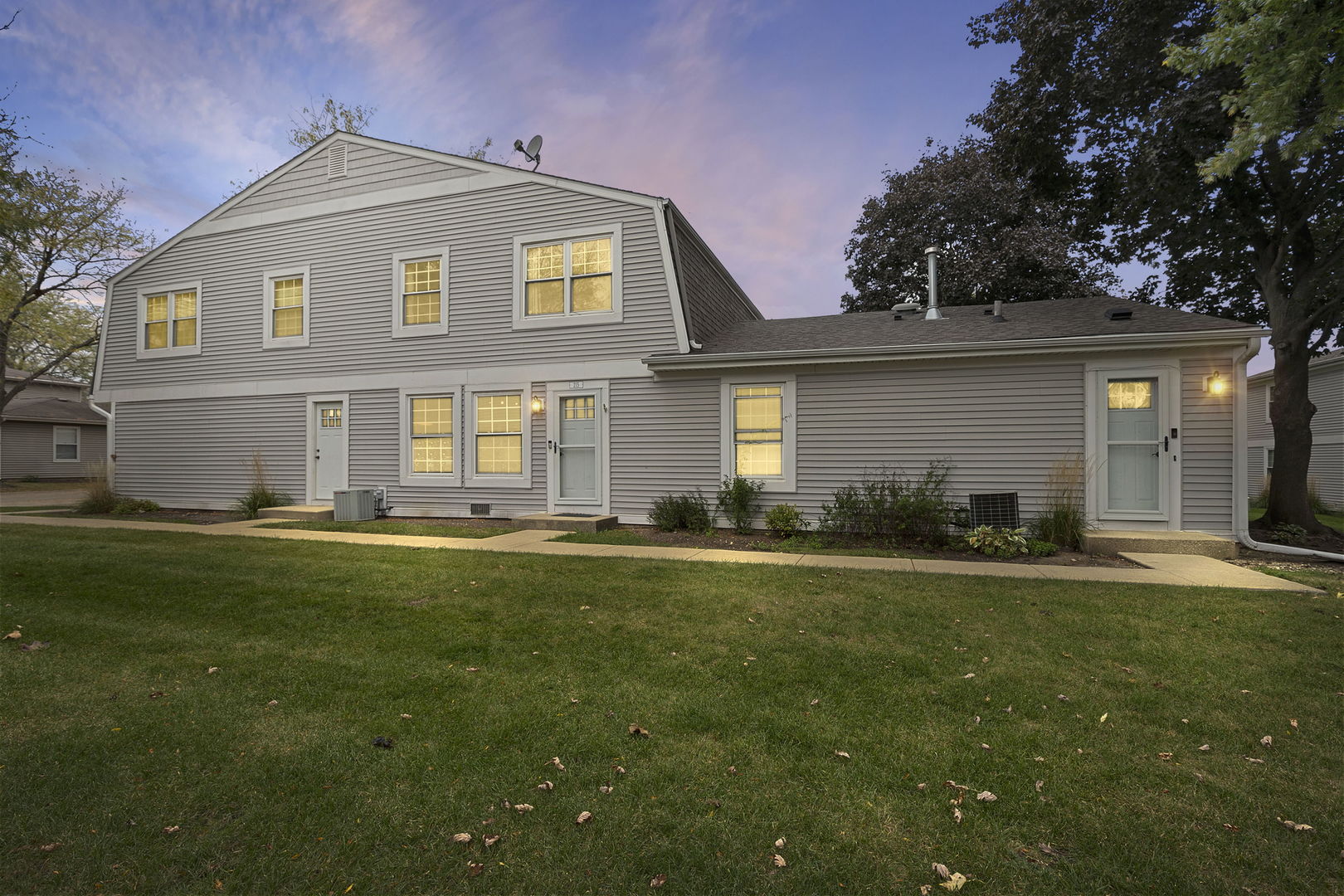 215 Sunset Court, Vernon Hills, IL 60061