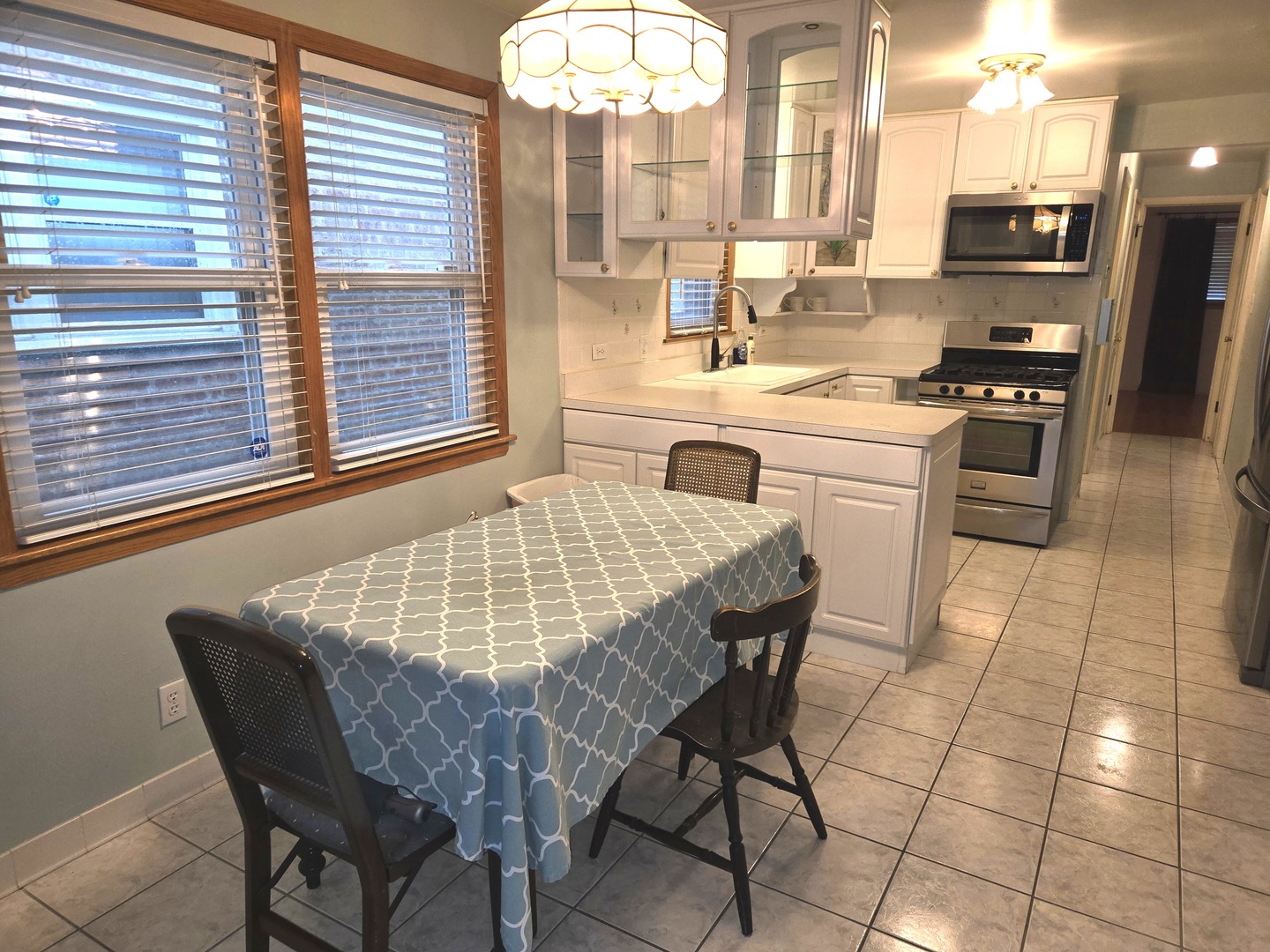 5914 S Meade Avenue, Chicago, IL 60638