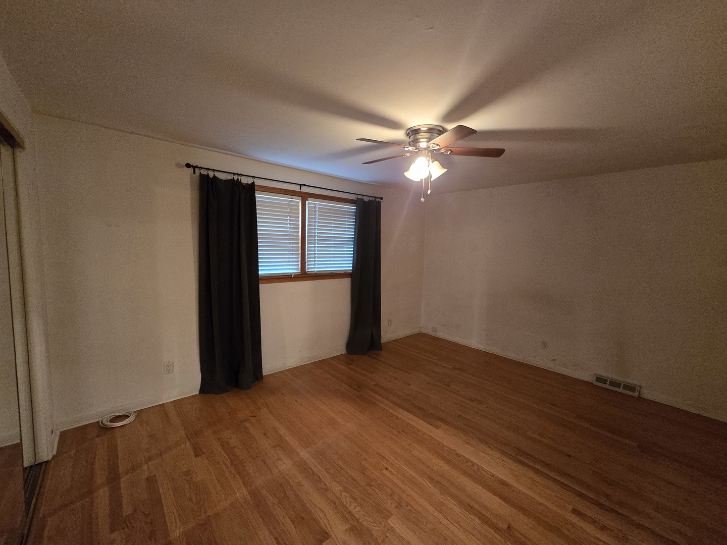 5914 S Meade Avenue, Chicago, IL 60638