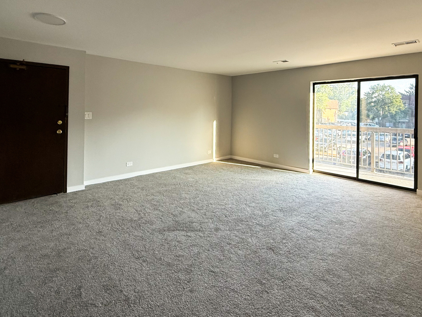 701 W Central Road #B3, Mount Prospect, IL 60056