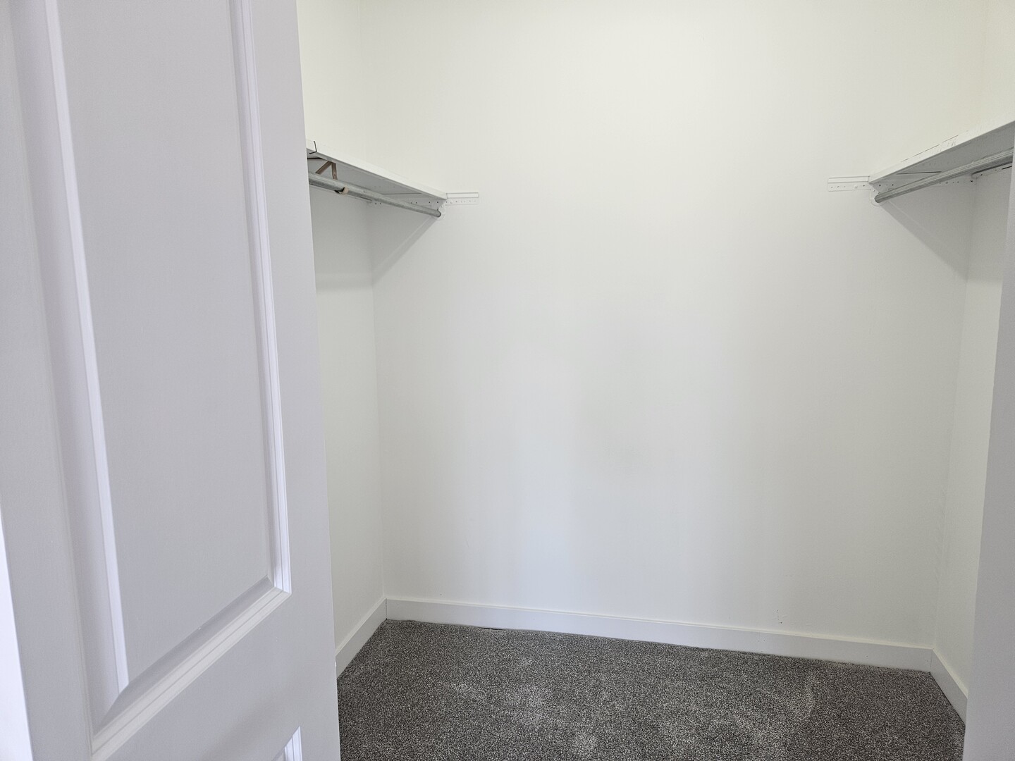 701 W Central Road #B3, Mount Prospect, IL 60056