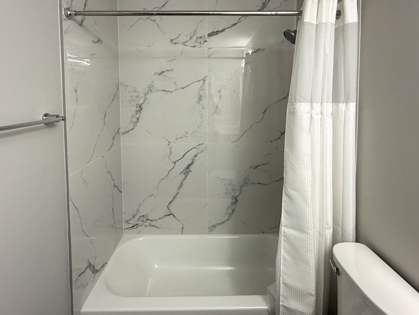 701 W Central Road #B3, Mount Prospect, IL 60056