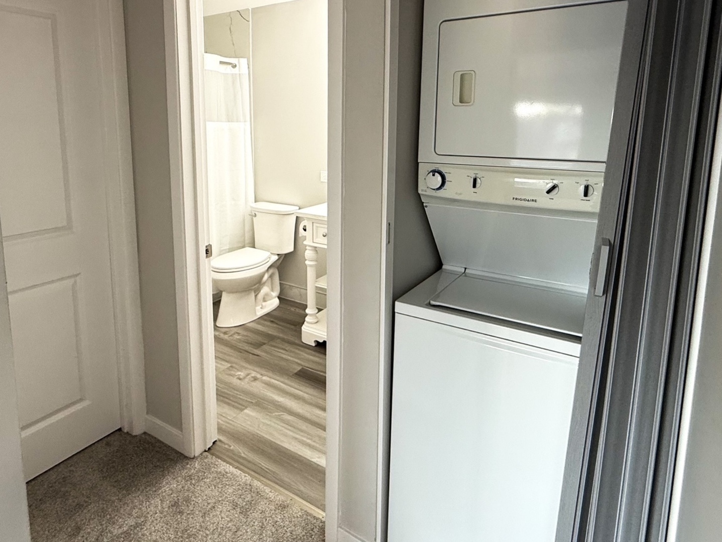 701 W Central Road #B3, Mount Prospect, IL 60056