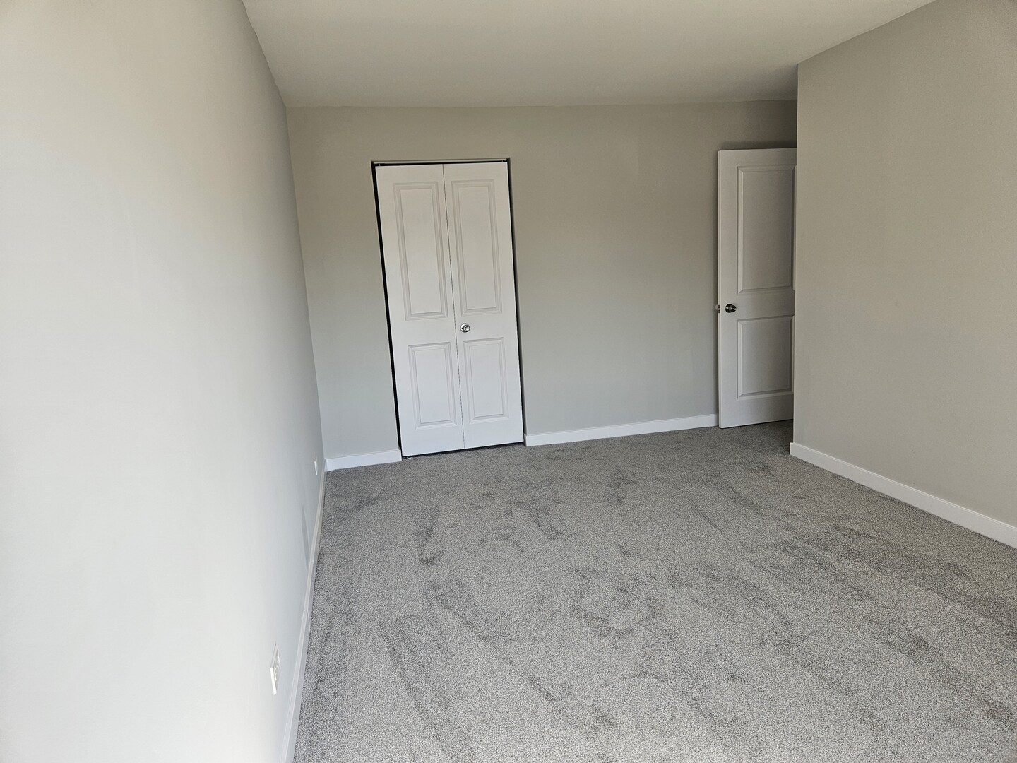 701 W Central Road #B3, Mount Prospect, IL 60056