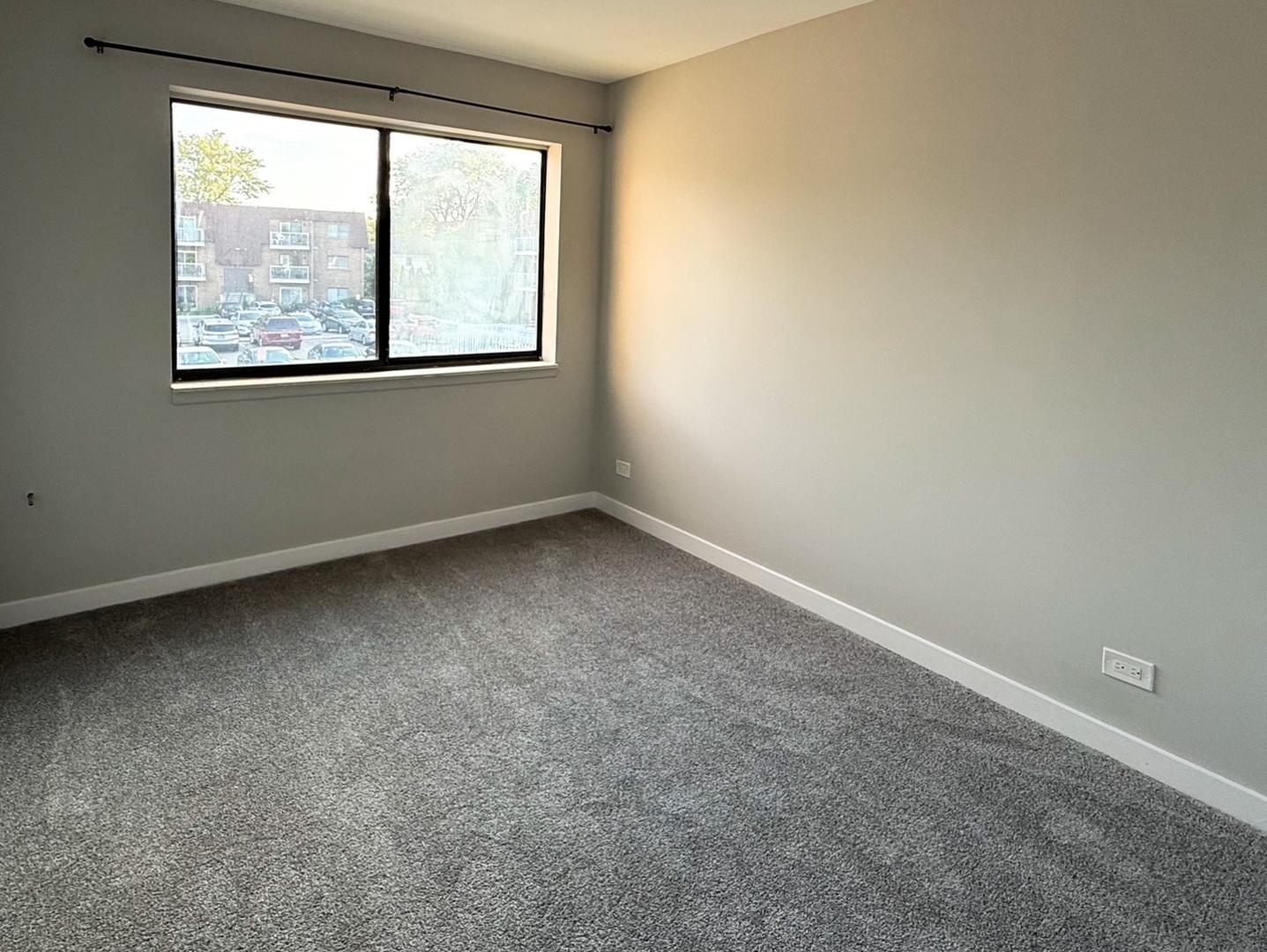 701 W Central Road #B3, Mount Prospect, IL 60056