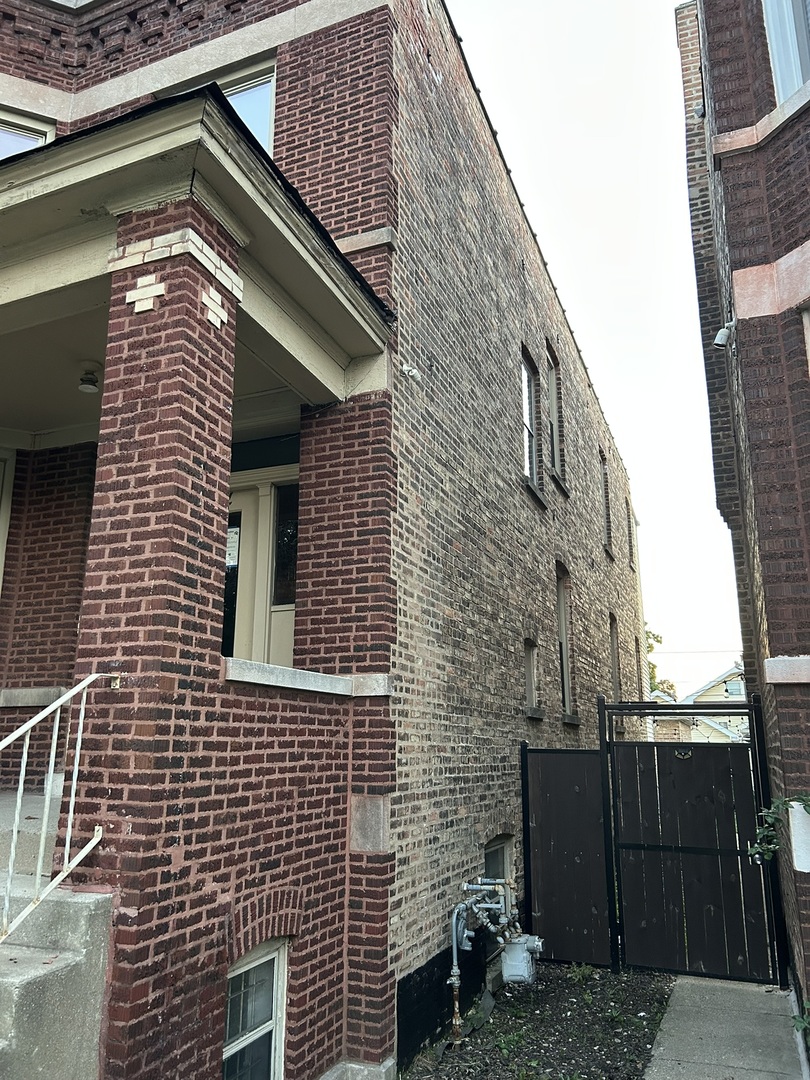 2114 Highland Avenue, Berwyn, IL 60402