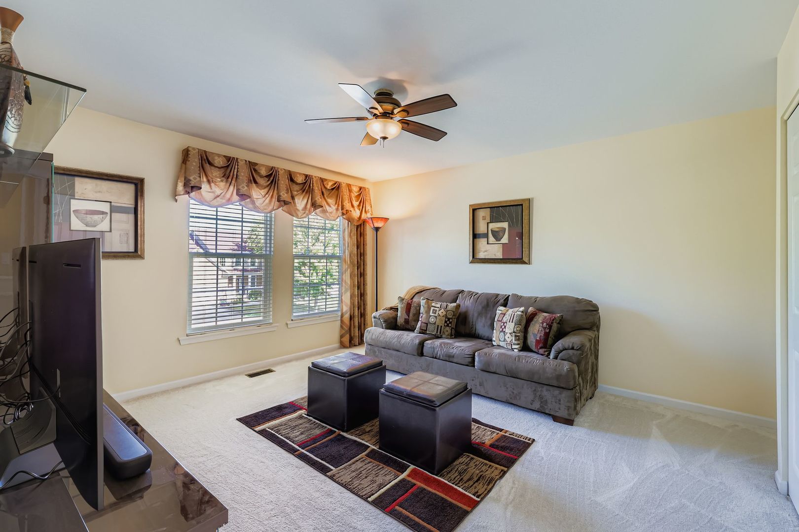 5325 Mardjetko Drive, Hoffman Estates, IL 60192