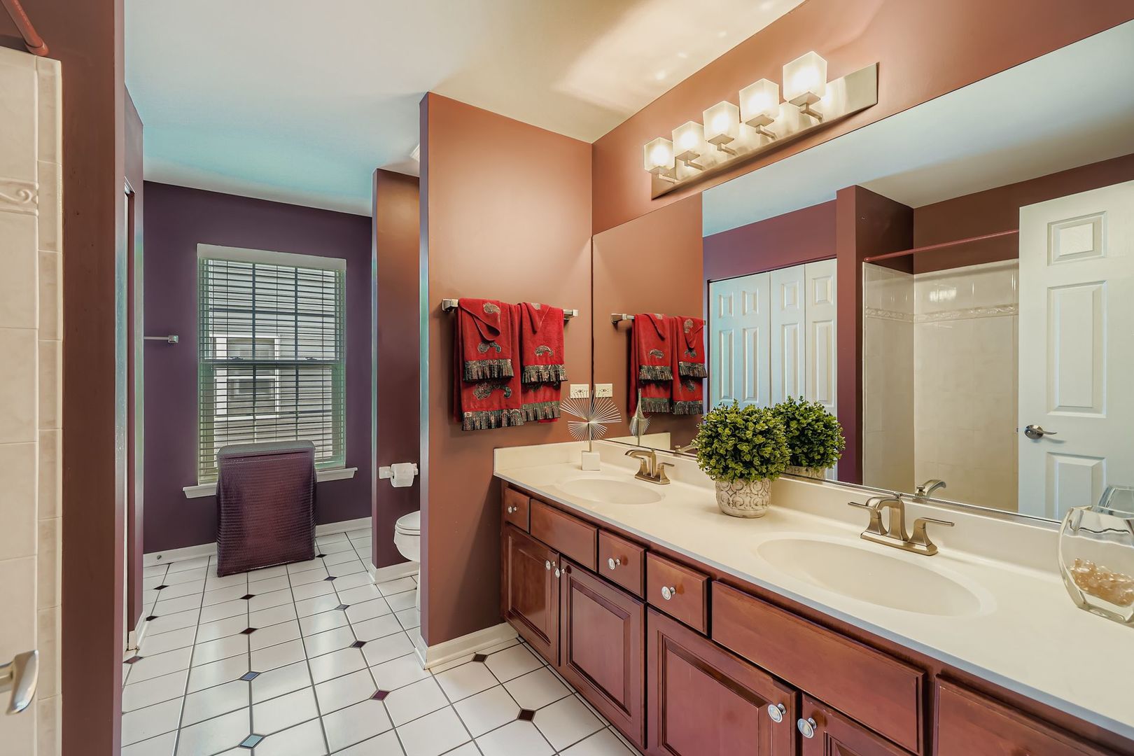 5325 Mardjetko Drive, Hoffman Estates, IL 60192