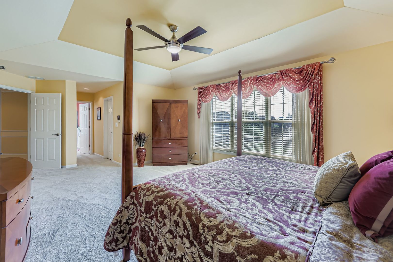 5325 Mardjetko Drive, Hoffman Estates, IL 60192