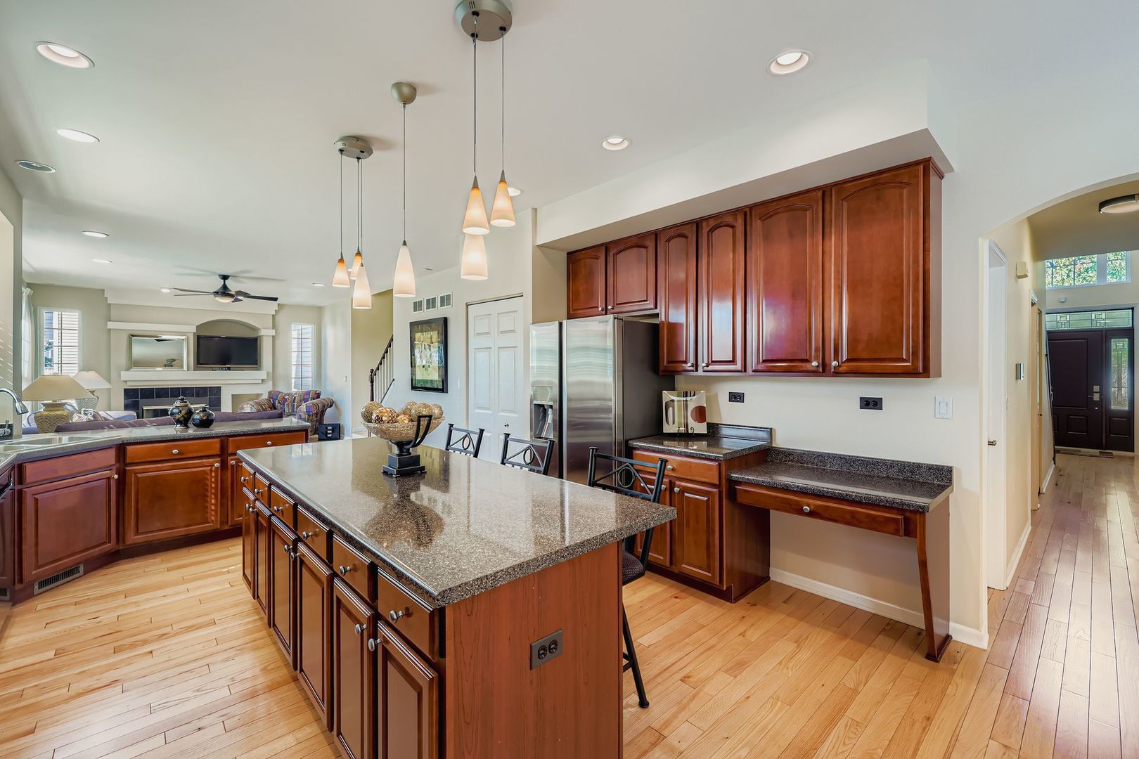 5325 Mardjetko Drive, Hoffman Estates, IL 60192