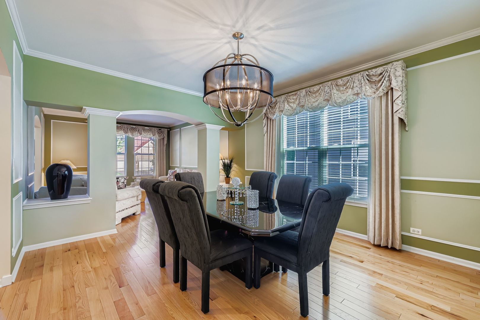 5325 Mardjetko Drive, Hoffman Estates, IL 60192