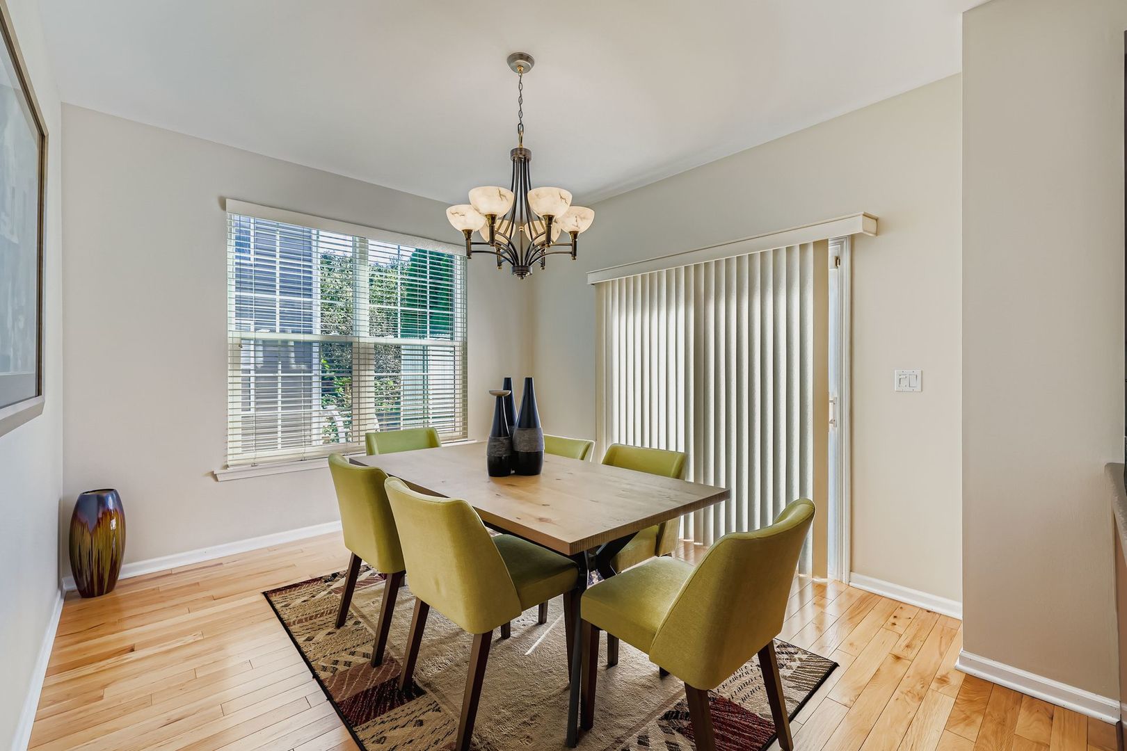 5325 Mardjetko Drive, Hoffman Estates, IL 60192