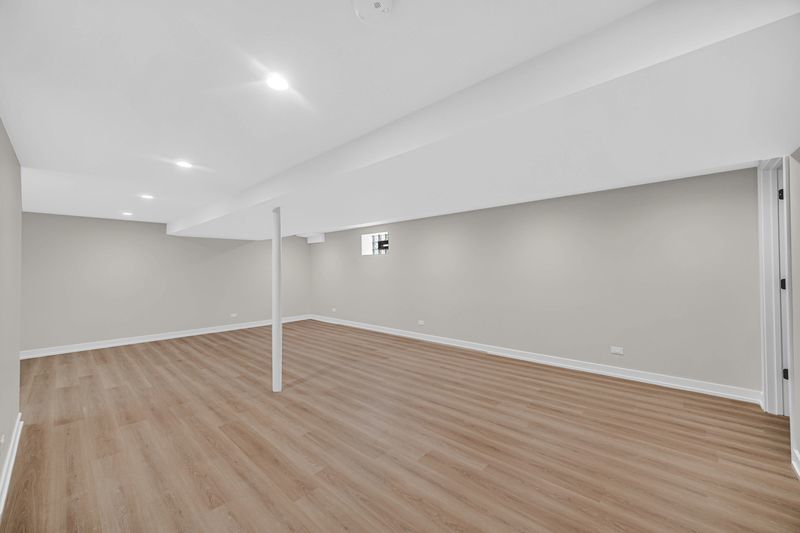 7636 W Strong Street, Norridge, IL 60706