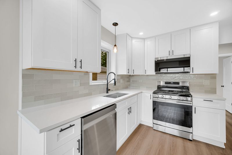 7636 W Strong Street, Norridge, IL 60706