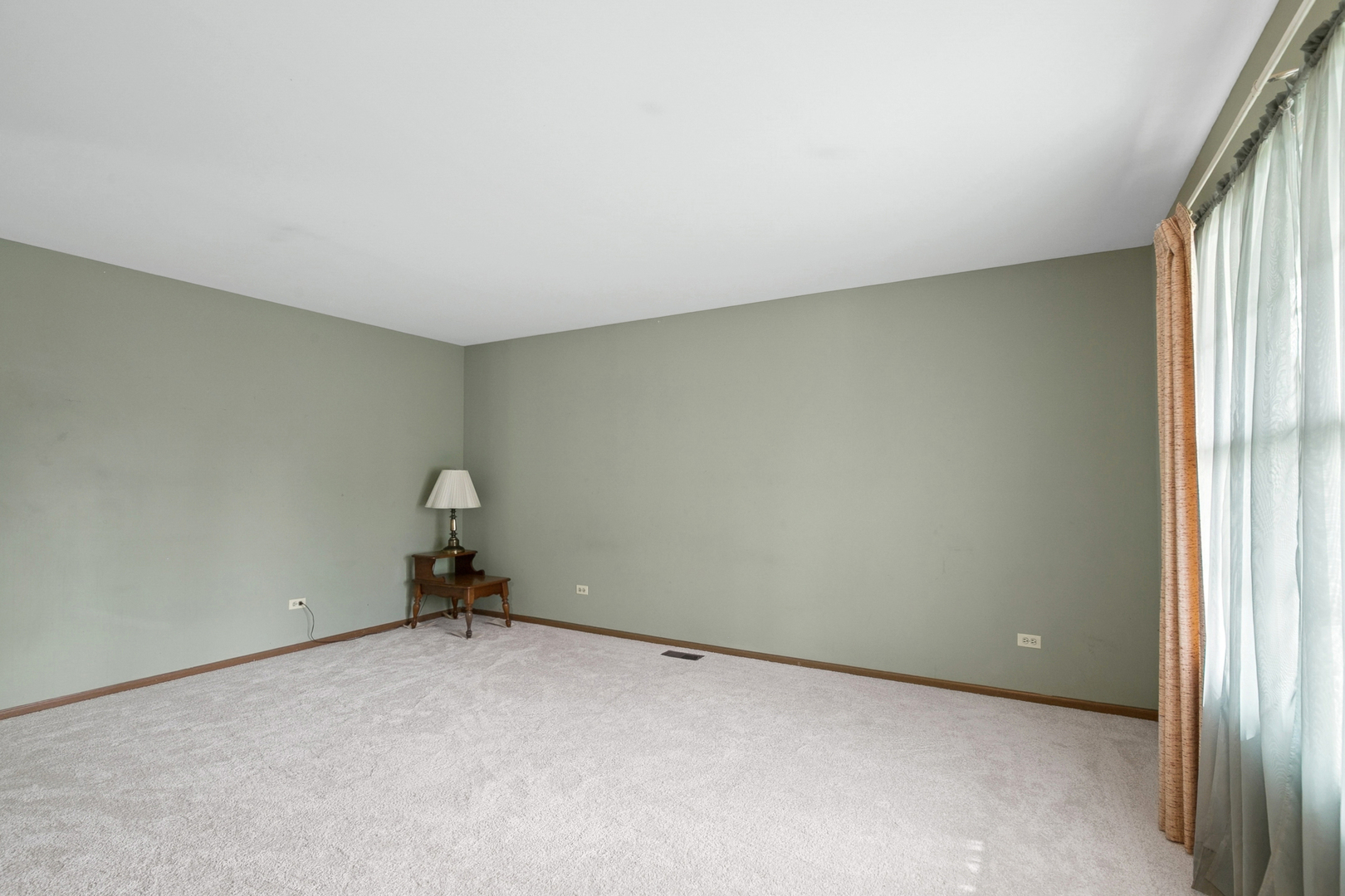 1304 Pelican Court, Zion, IL 60099