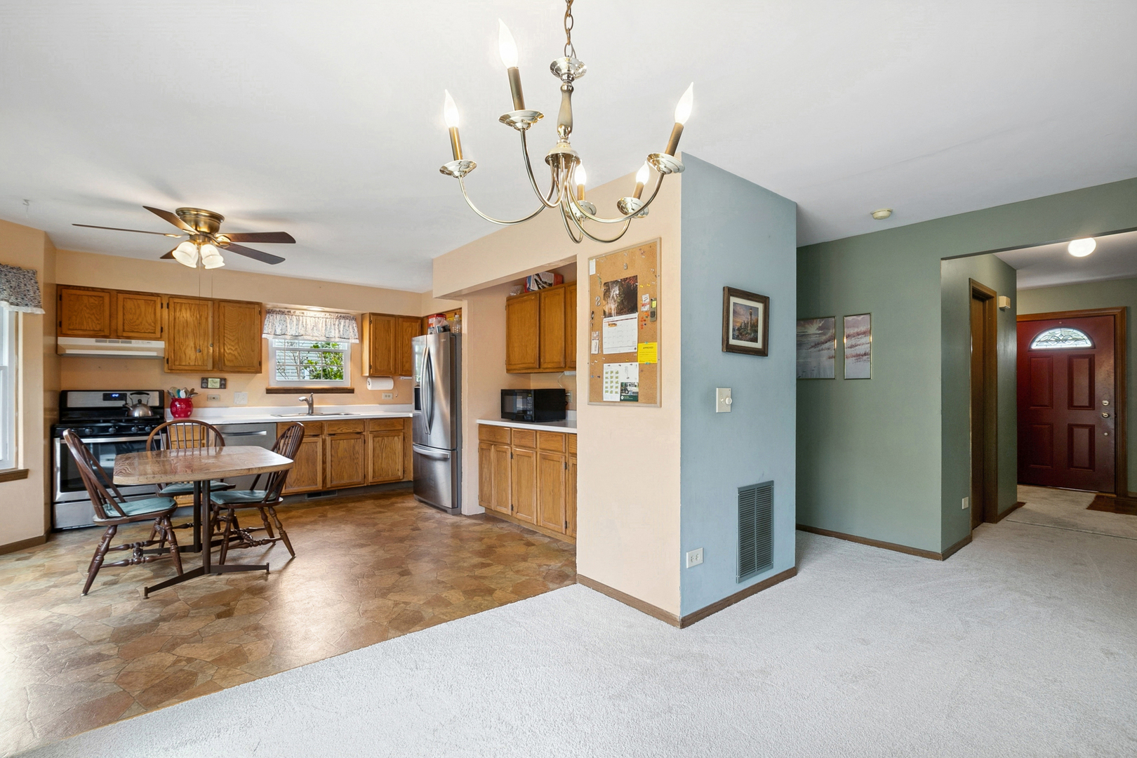 1304 Pelican Court, Zion, IL 60099