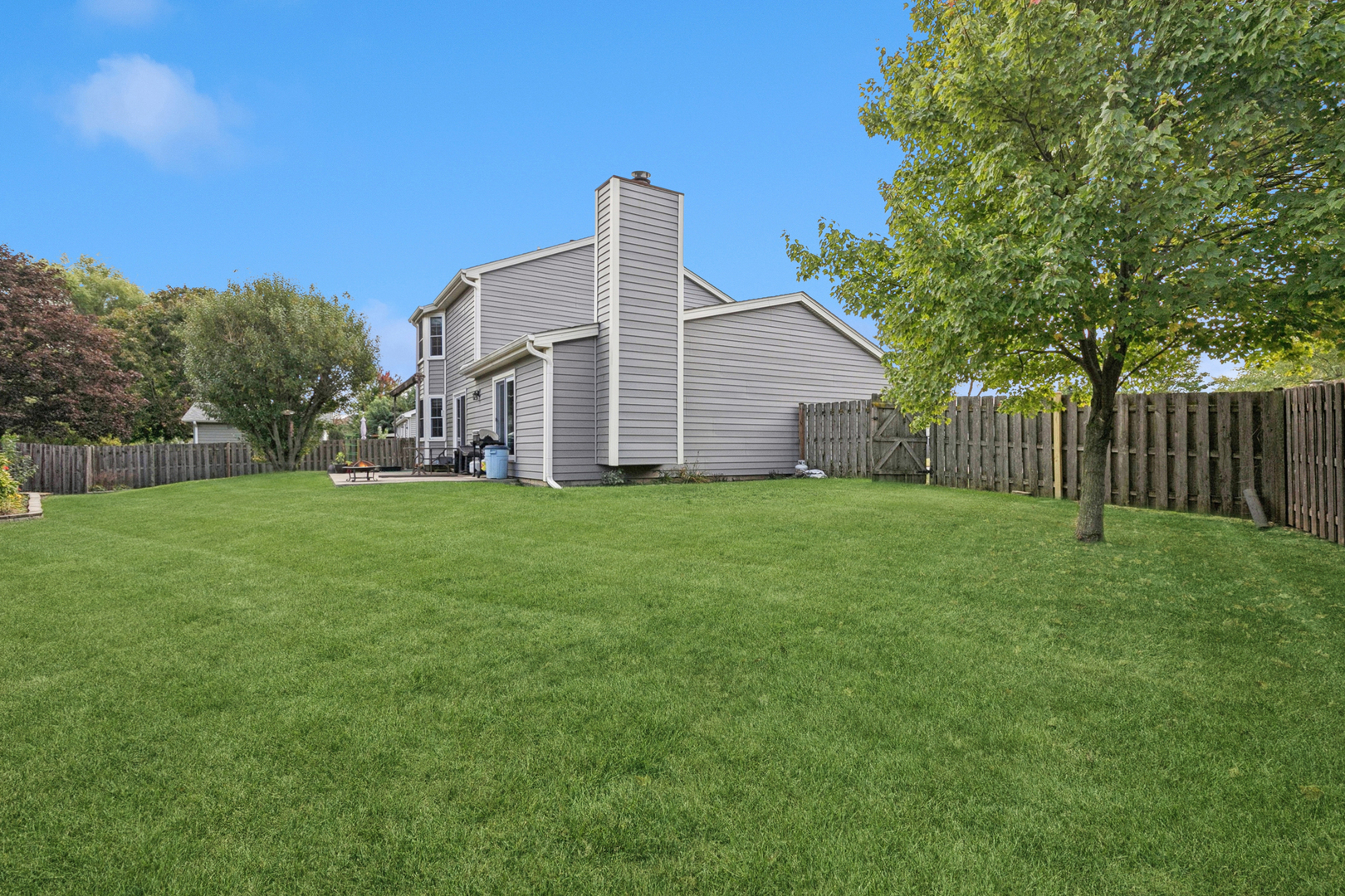 1304 Pelican Court, Zion, IL 60099