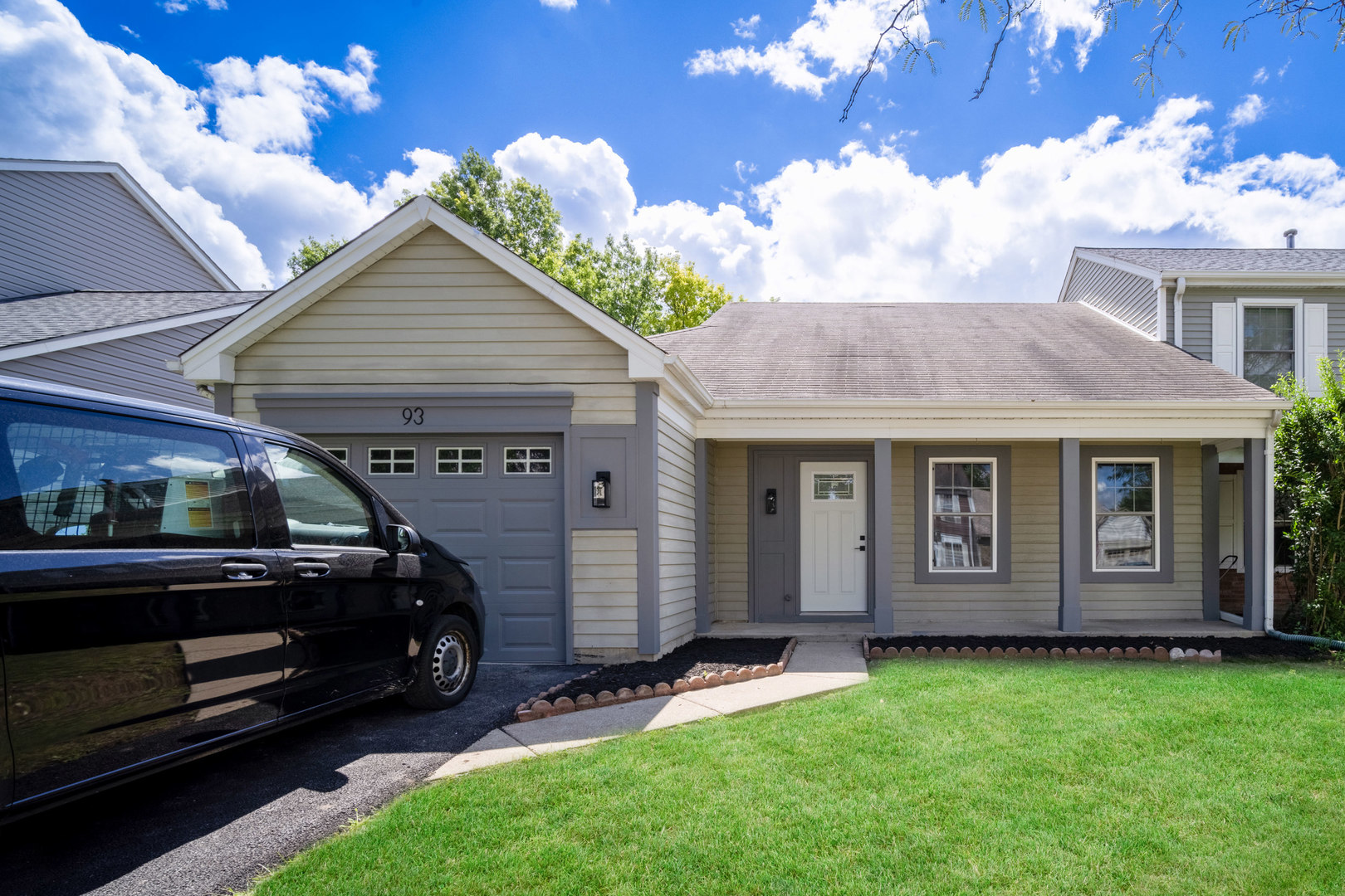 93 Bedford Road #93, Mundelein, IL 60060