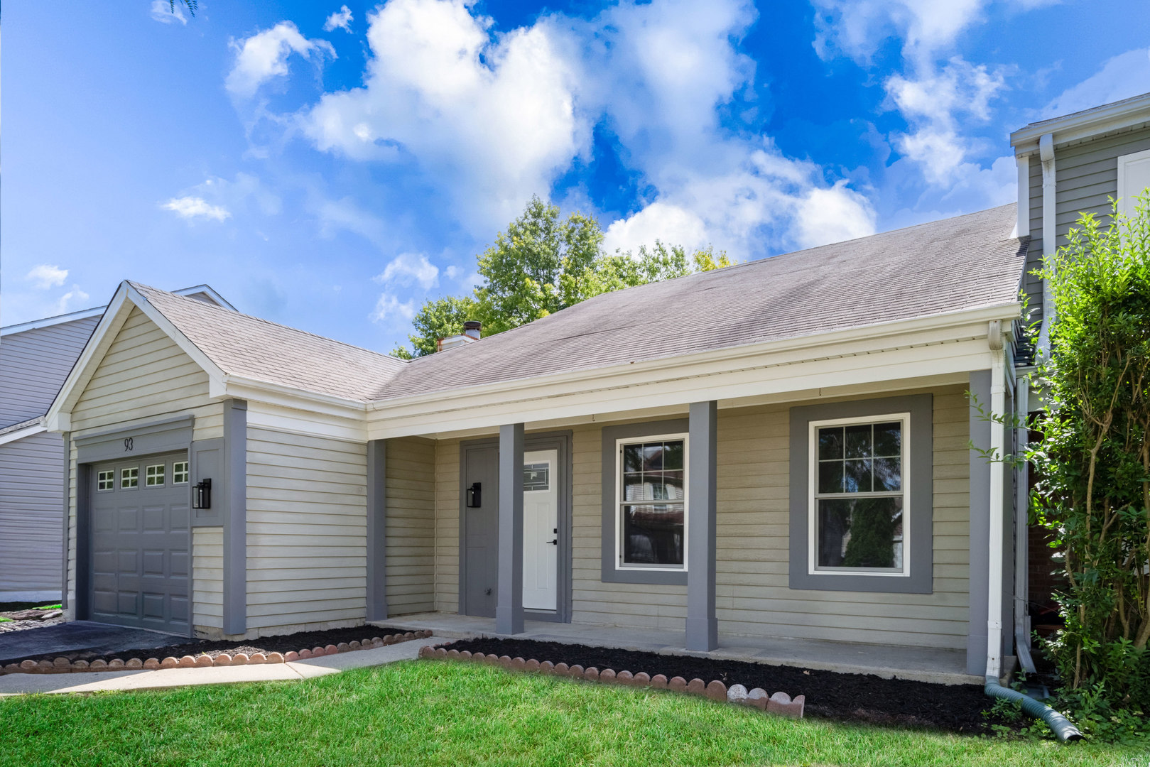 93 Bedford Road #93, Mundelein, IL 60060