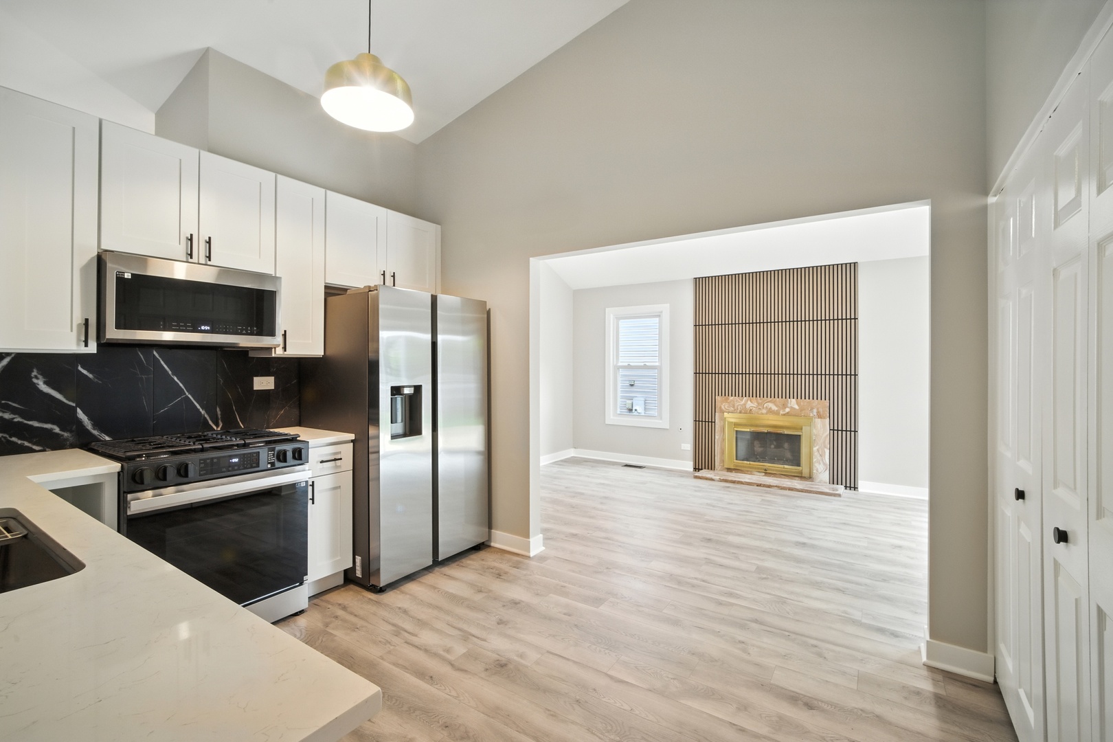 93 Bedford Road #93, Mundelein, IL 60060