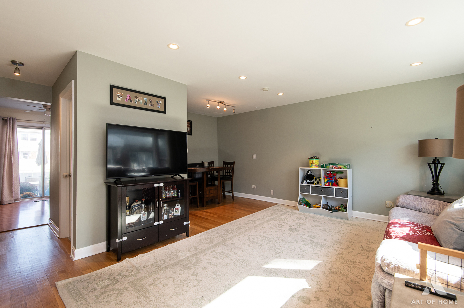 261 Montgomery Lane, Wood Dale, IL 60191