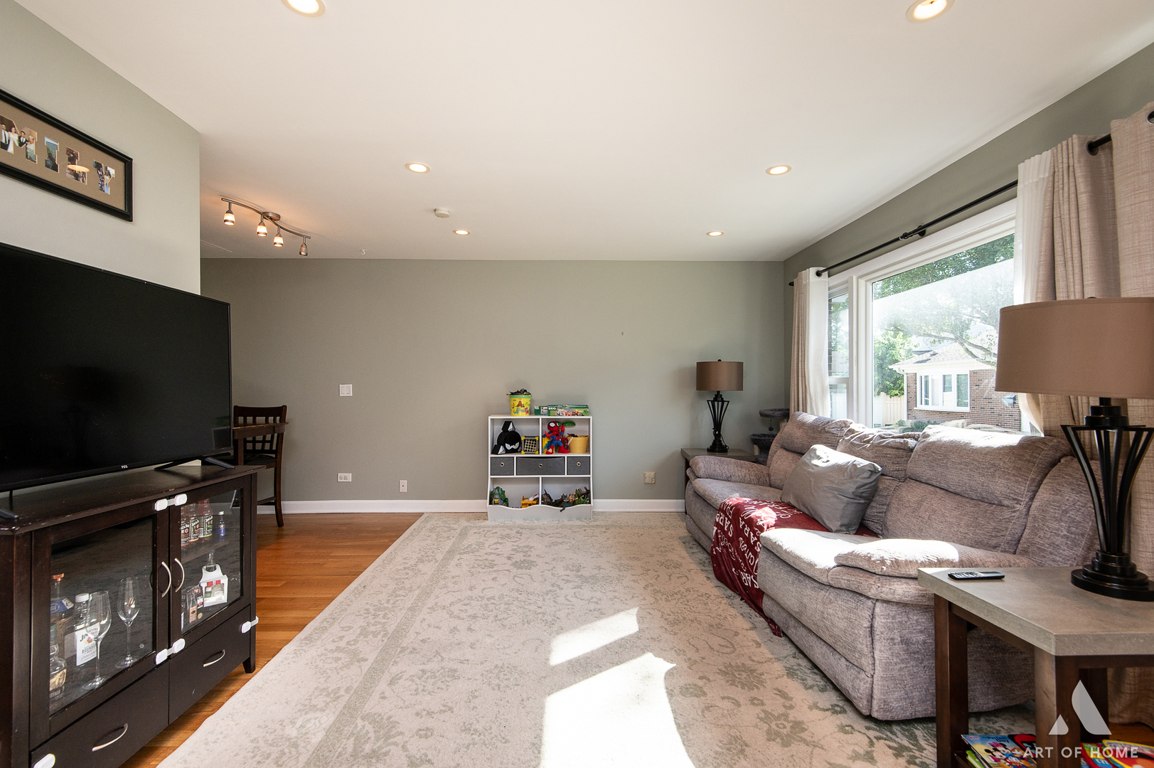 261 Montgomery Lane, Wood Dale, IL 60191