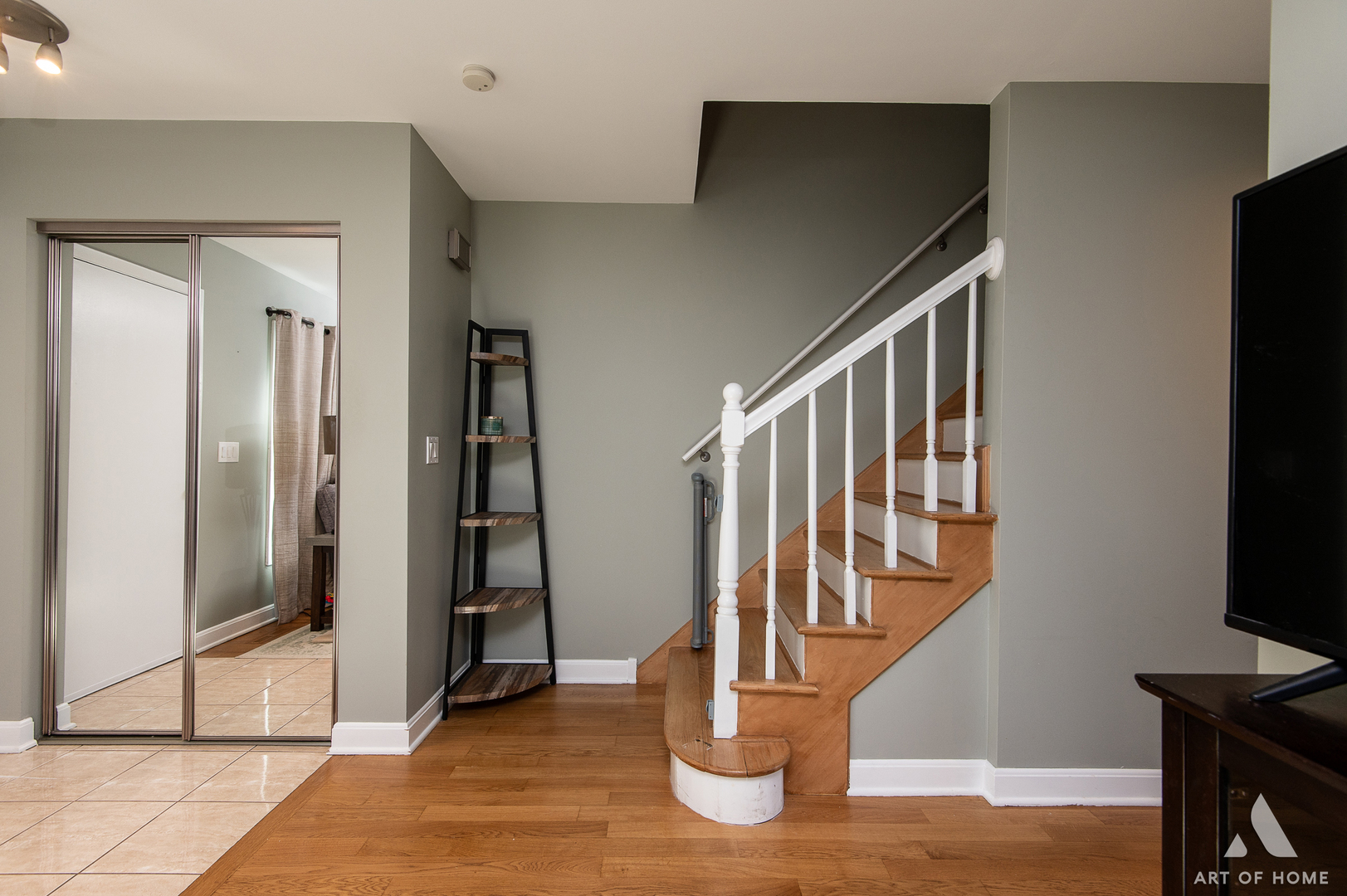 261 Montgomery Lane, Wood Dale, IL 60191