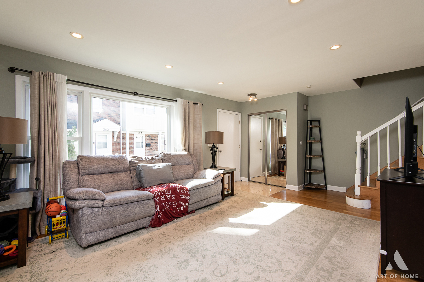 261 Montgomery Lane, Wood Dale, IL 60191