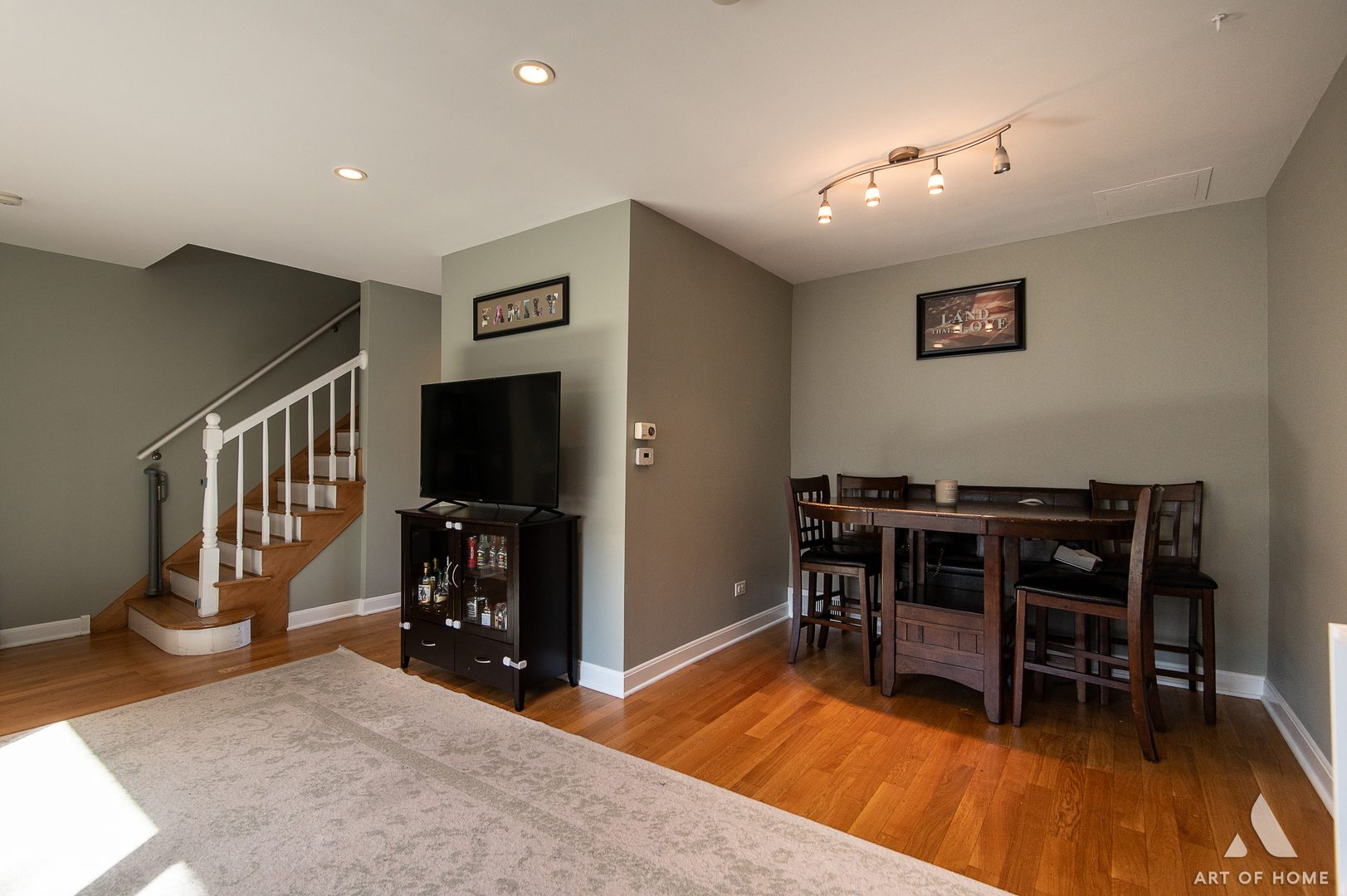 261 Montgomery Lane, Wood Dale, IL 60191