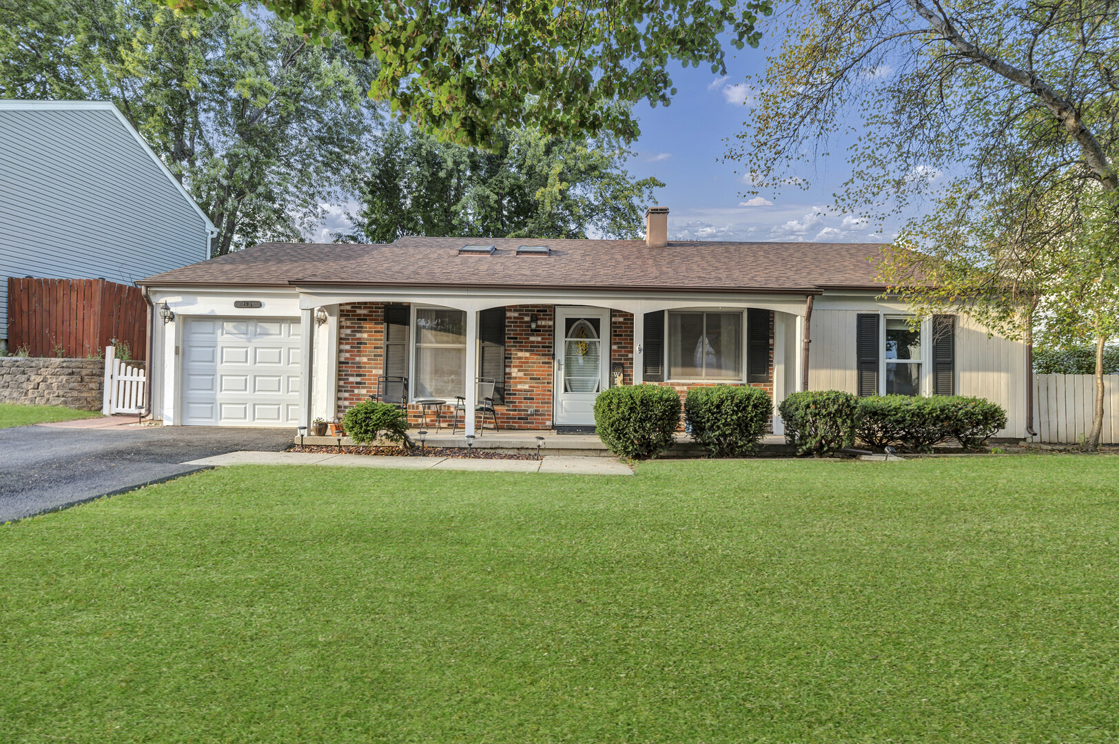 123 Wallace Street, Bartlett, IL 60103