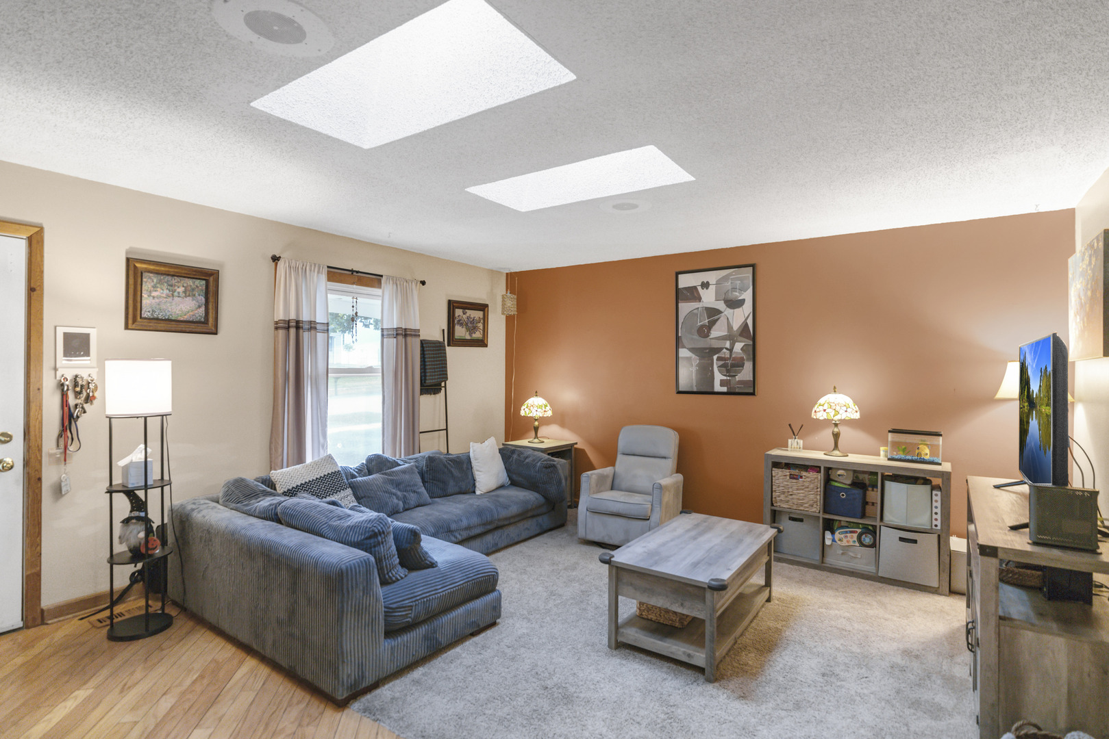 123 Wallace Street, Bartlett, IL 60103