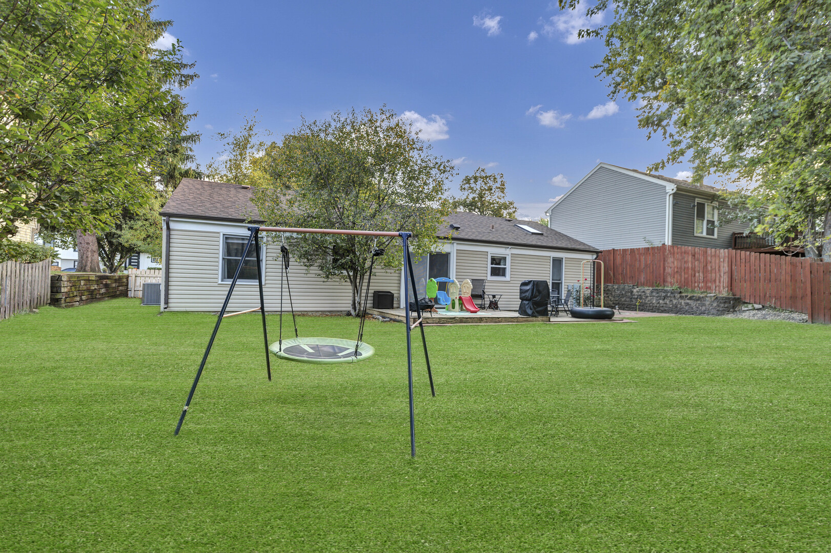 123 Wallace Street, Bartlett, IL 60103