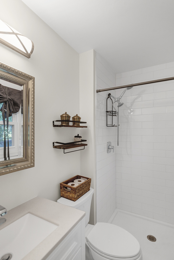 123 Wallace Street, Bartlett, IL 60103