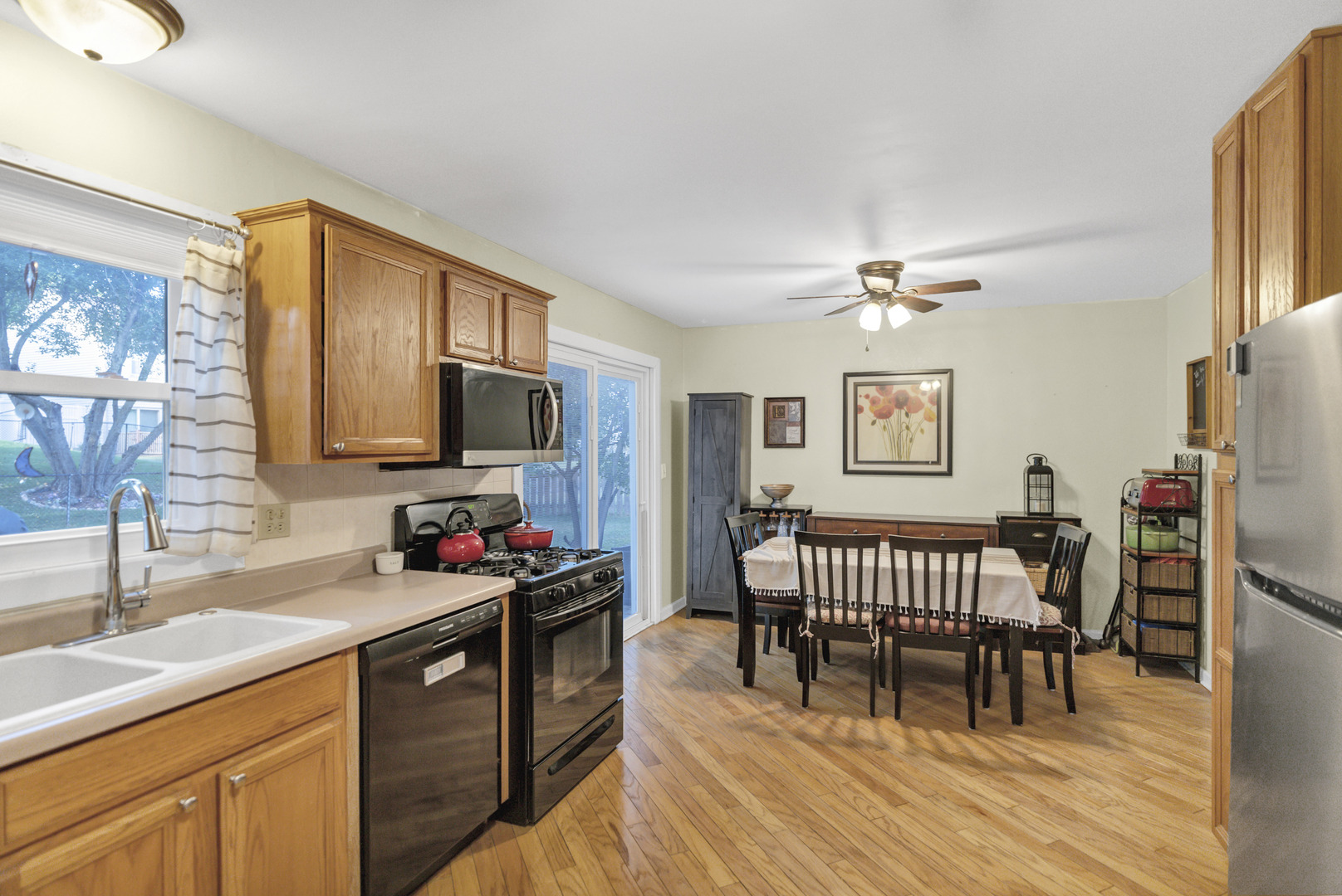 123 Wallace Street, Bartlett, IL 60103