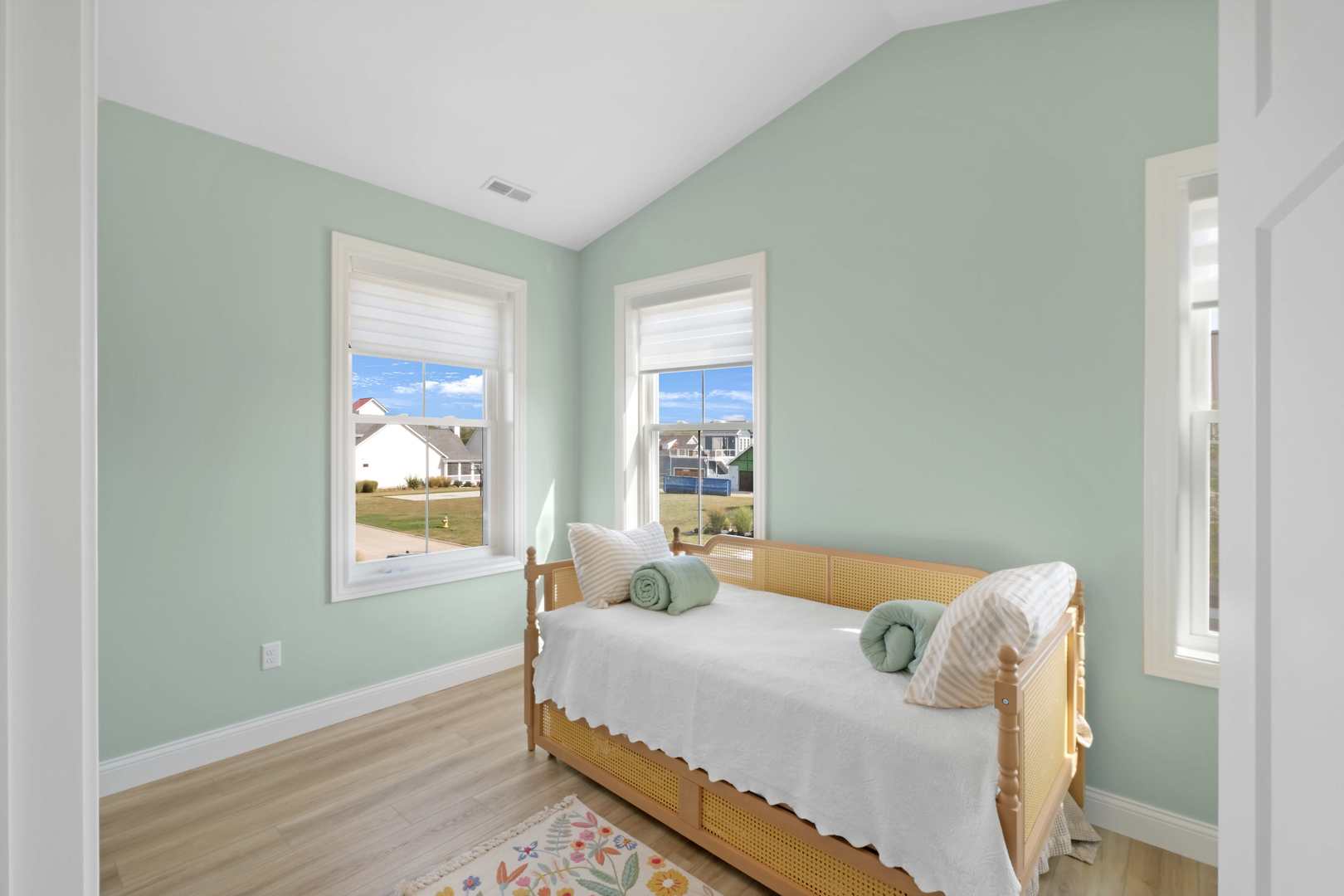 11 Great Loop West Drive, Ottawa, IL 61350