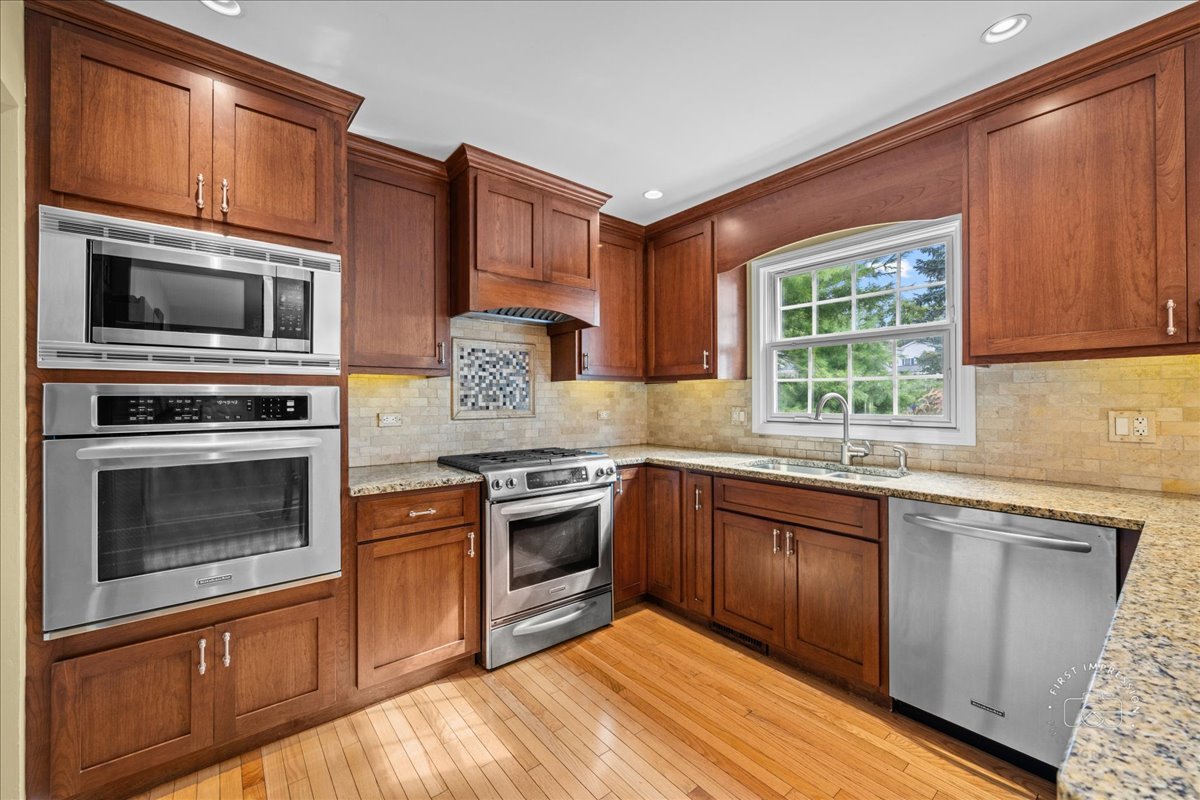 1432 Calcutta Lane, Naperville, IL 60563