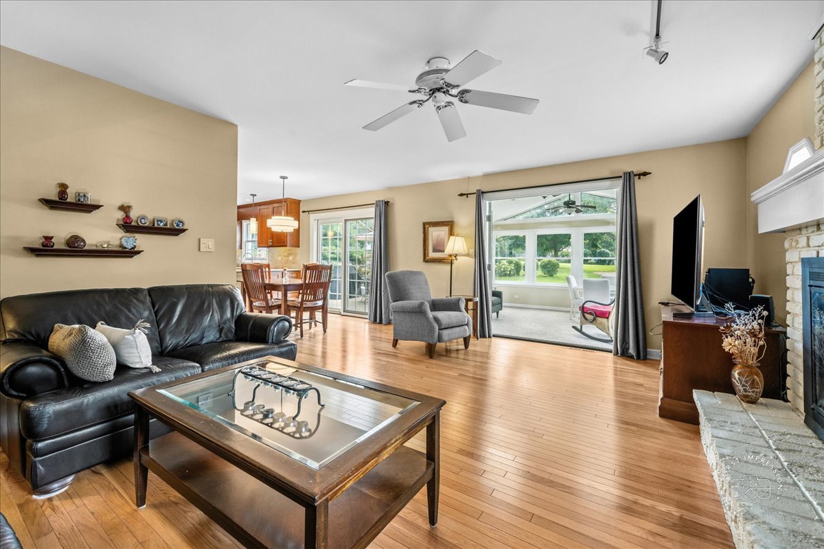 1432 Calcutta Lane, Naperville, IL 60563