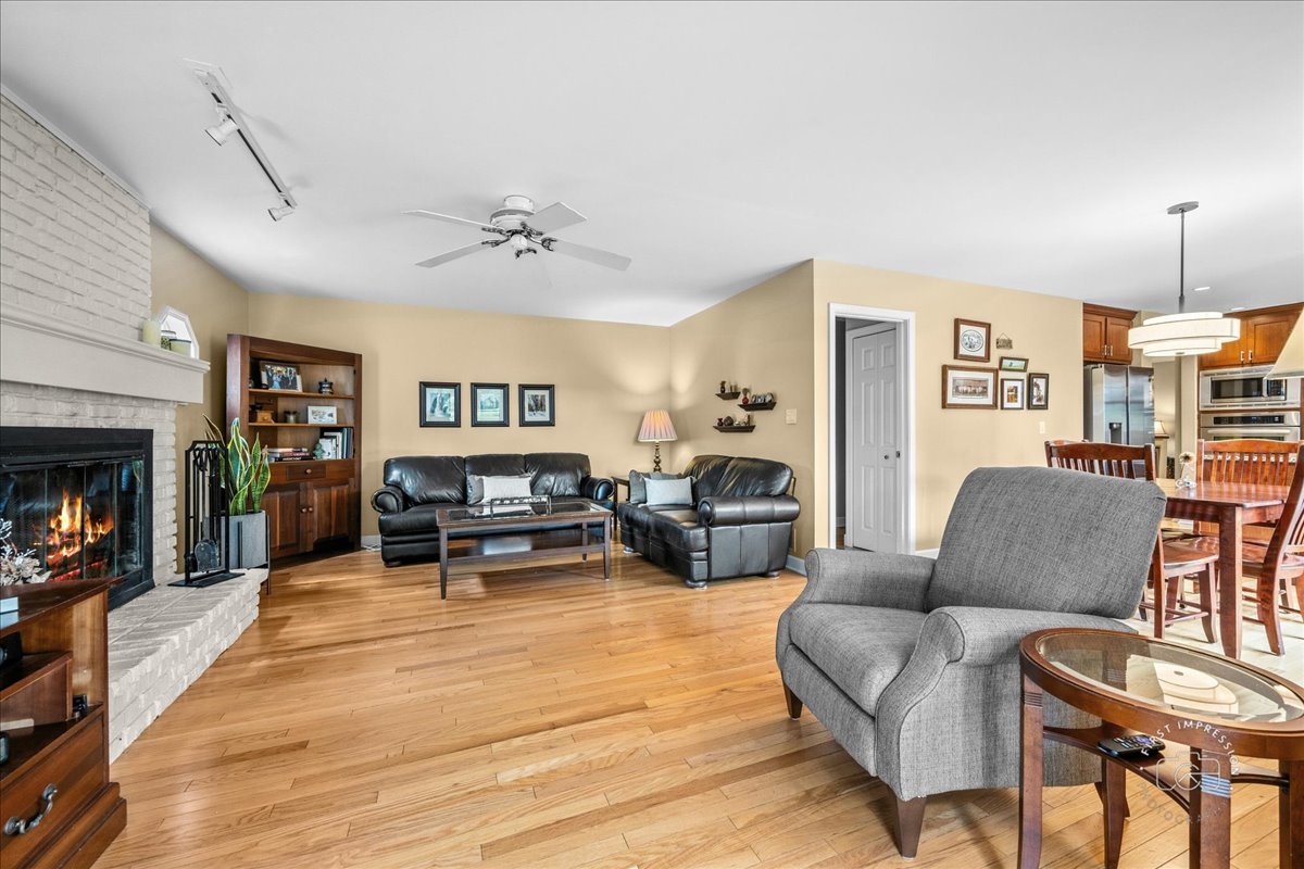 1432 Calcutta Lane, Naperville, IL 60563