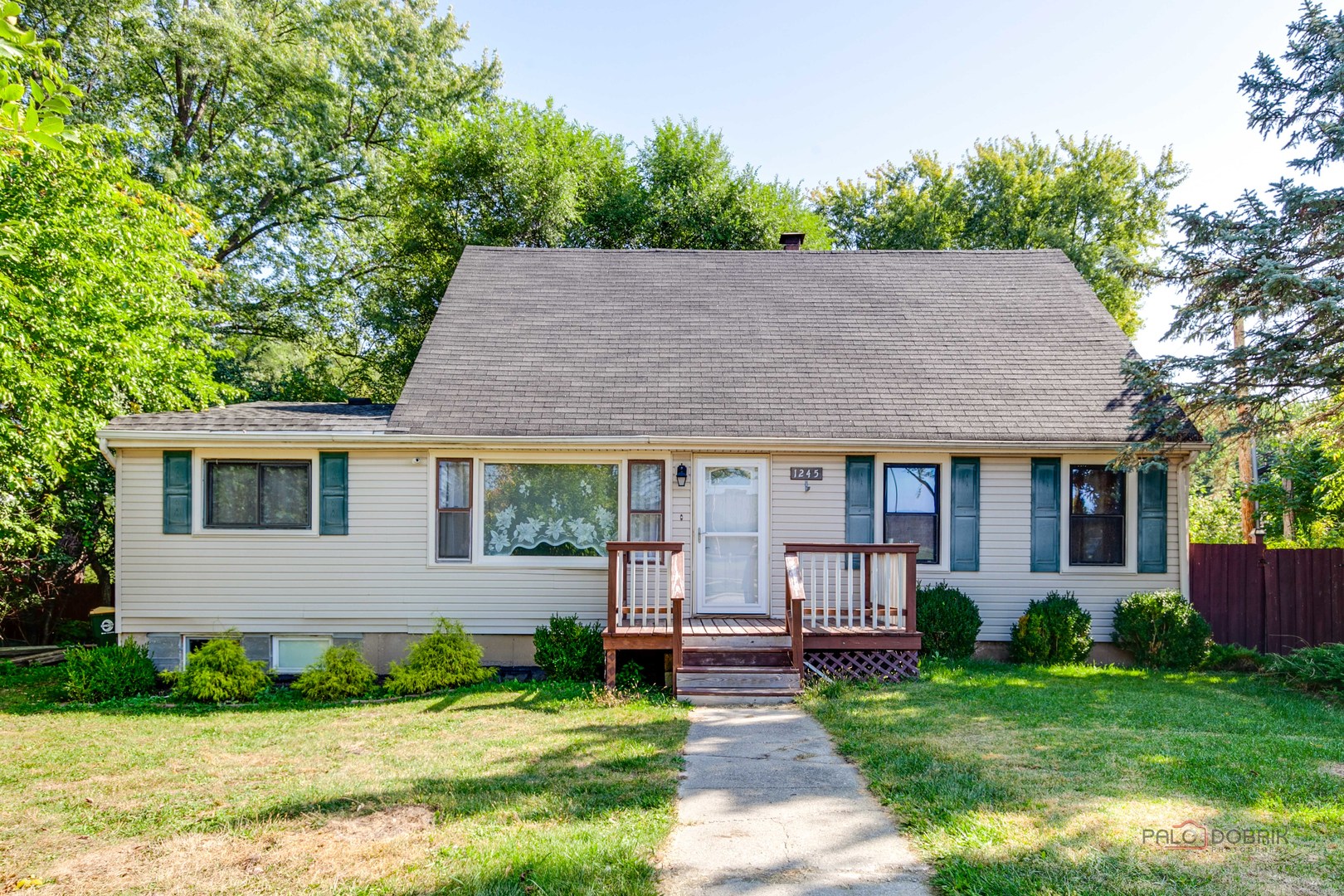 1245 N Midlothian Road, Mundelein, IL 60060